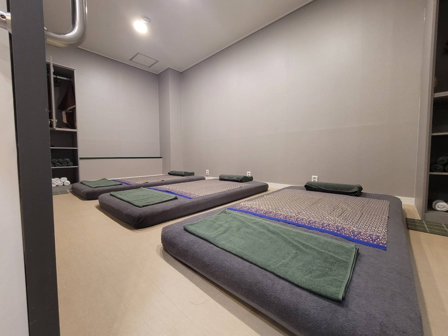청담마사지 photo 8