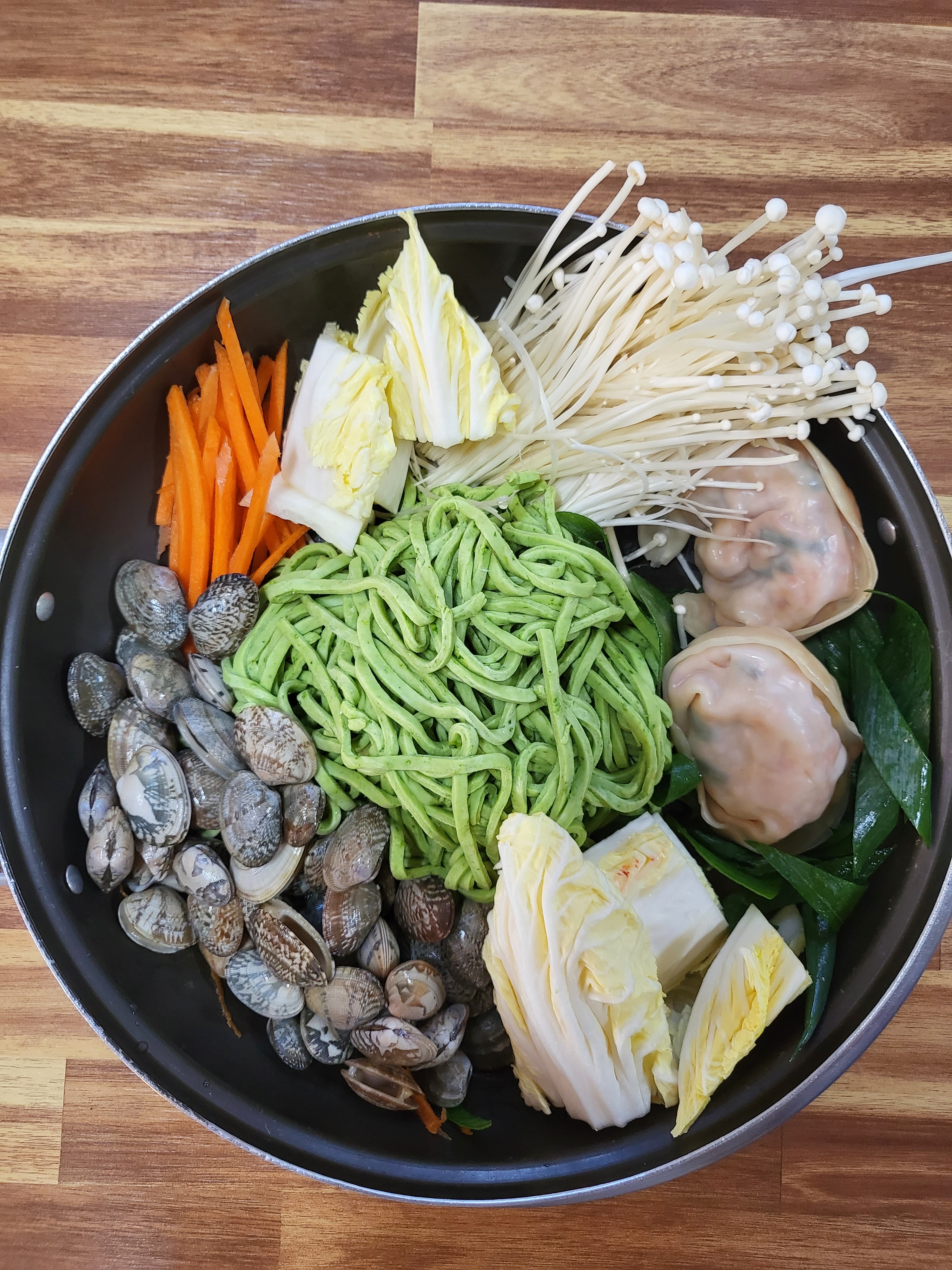 왕만두칼국수