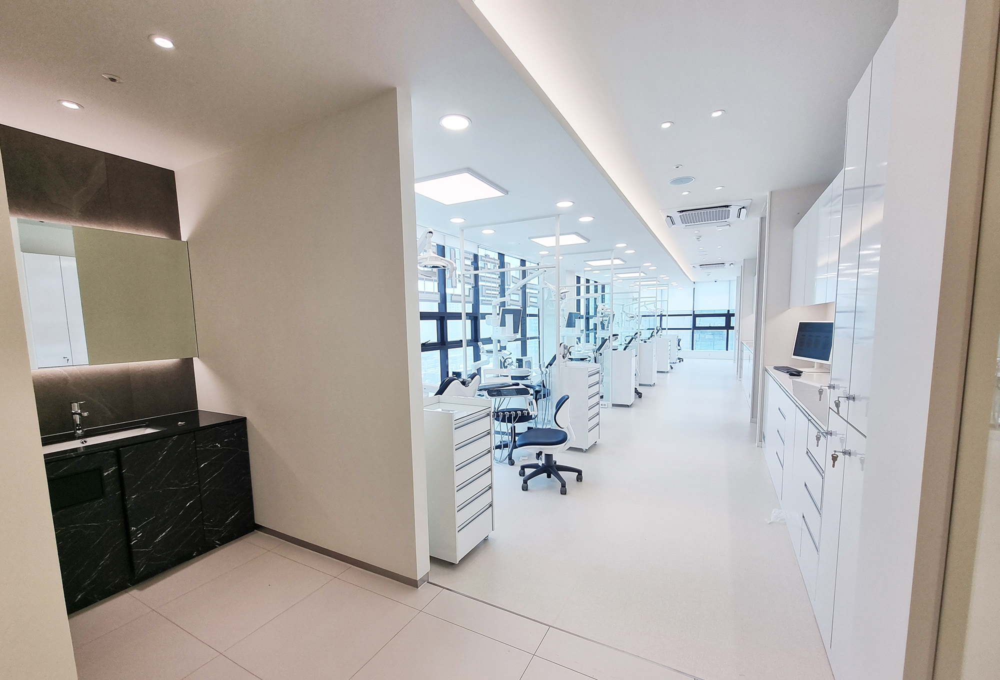 화이트이치과의원 영등포 대표 이미지