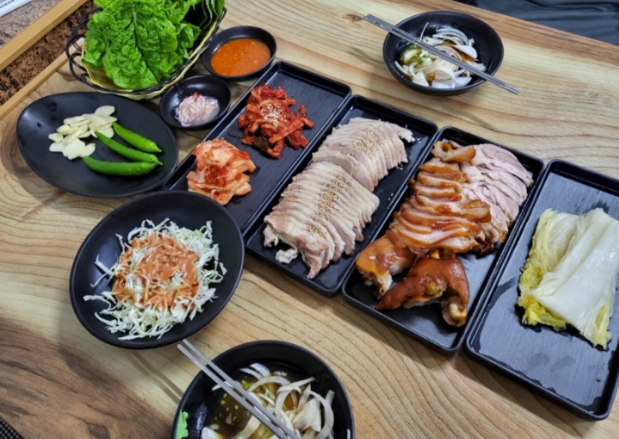 옛날왕족발보쌈