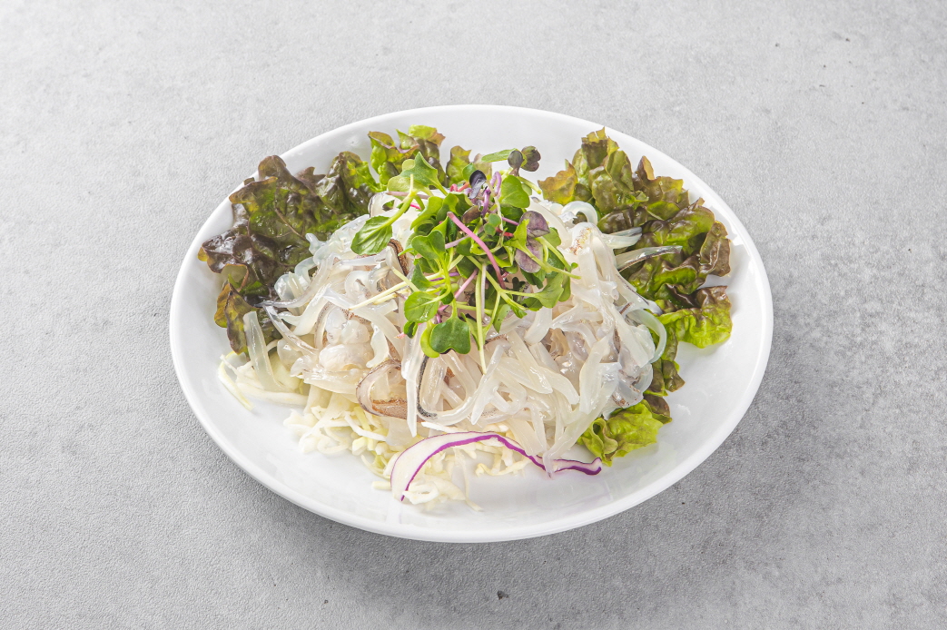 Sliced Raw Squid
