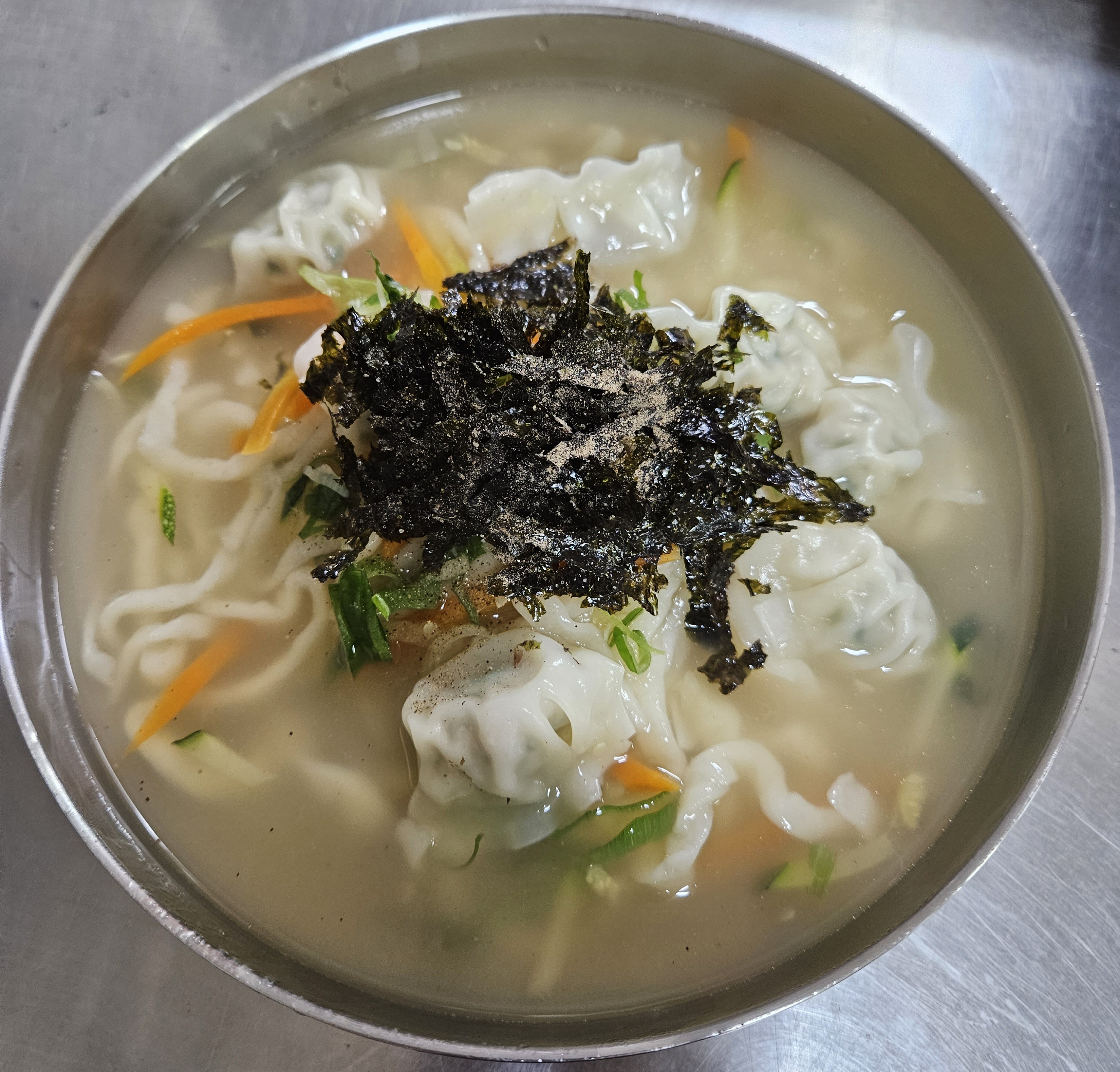 명동홍두깨손칼국수