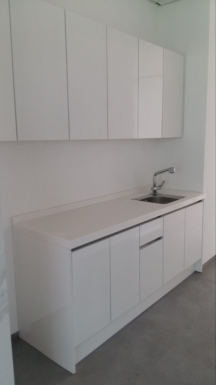 칼라퍼니처씽크대붙박이공장 대표 이미지 - 깔끔한 주방가구