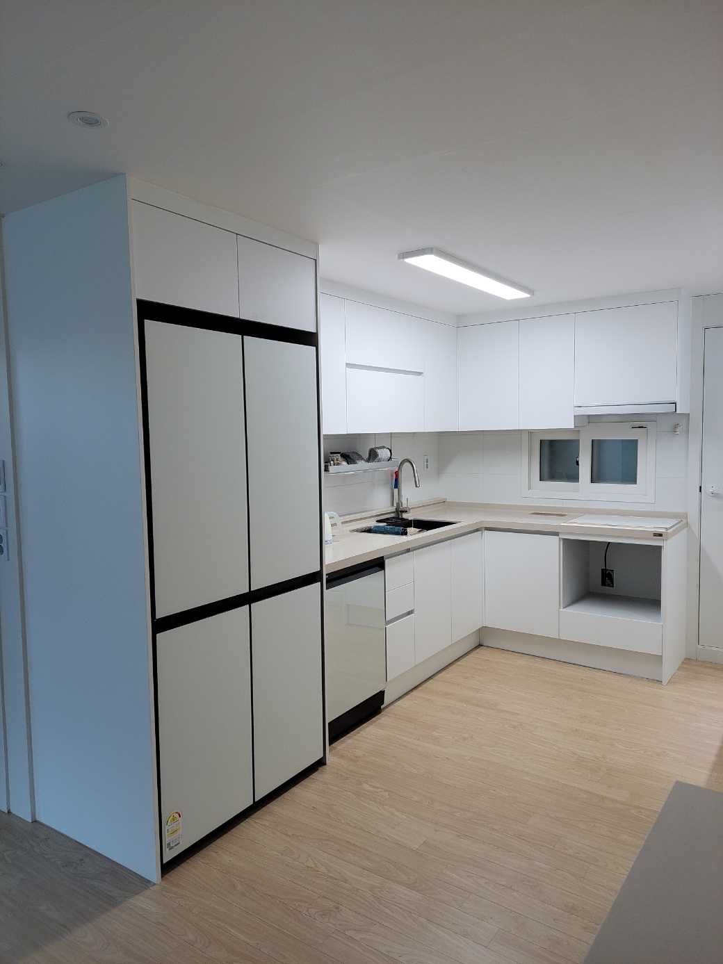 칼라퍼니처씽크대붙박이공장 대표 이미지