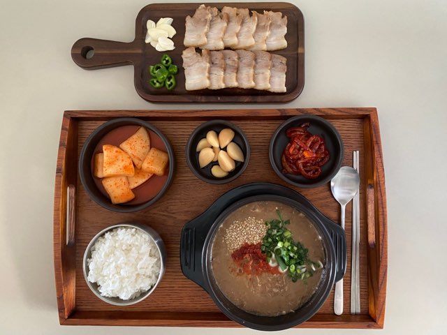 제주고사리육개장오름