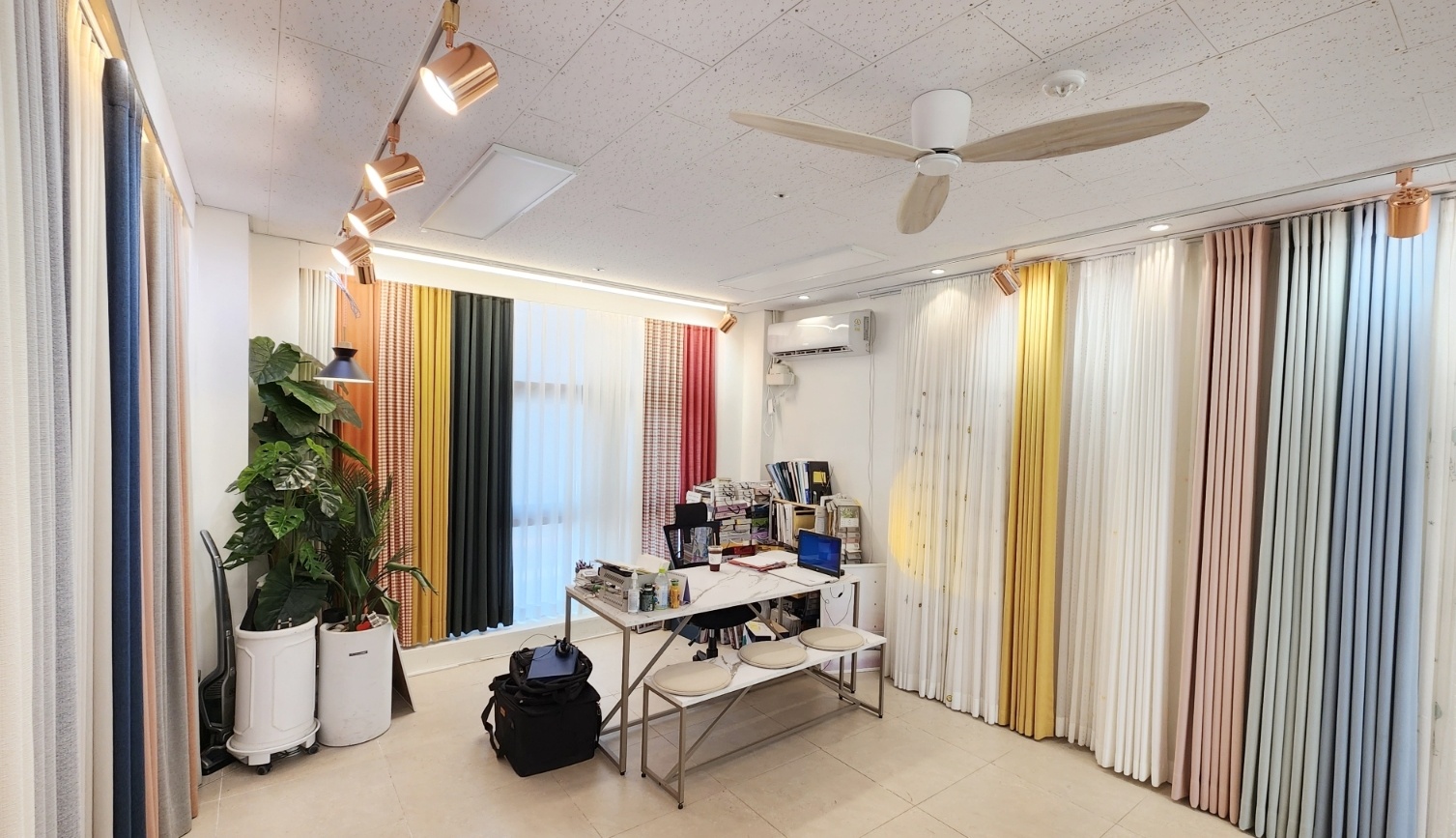 염실장의 더커튼