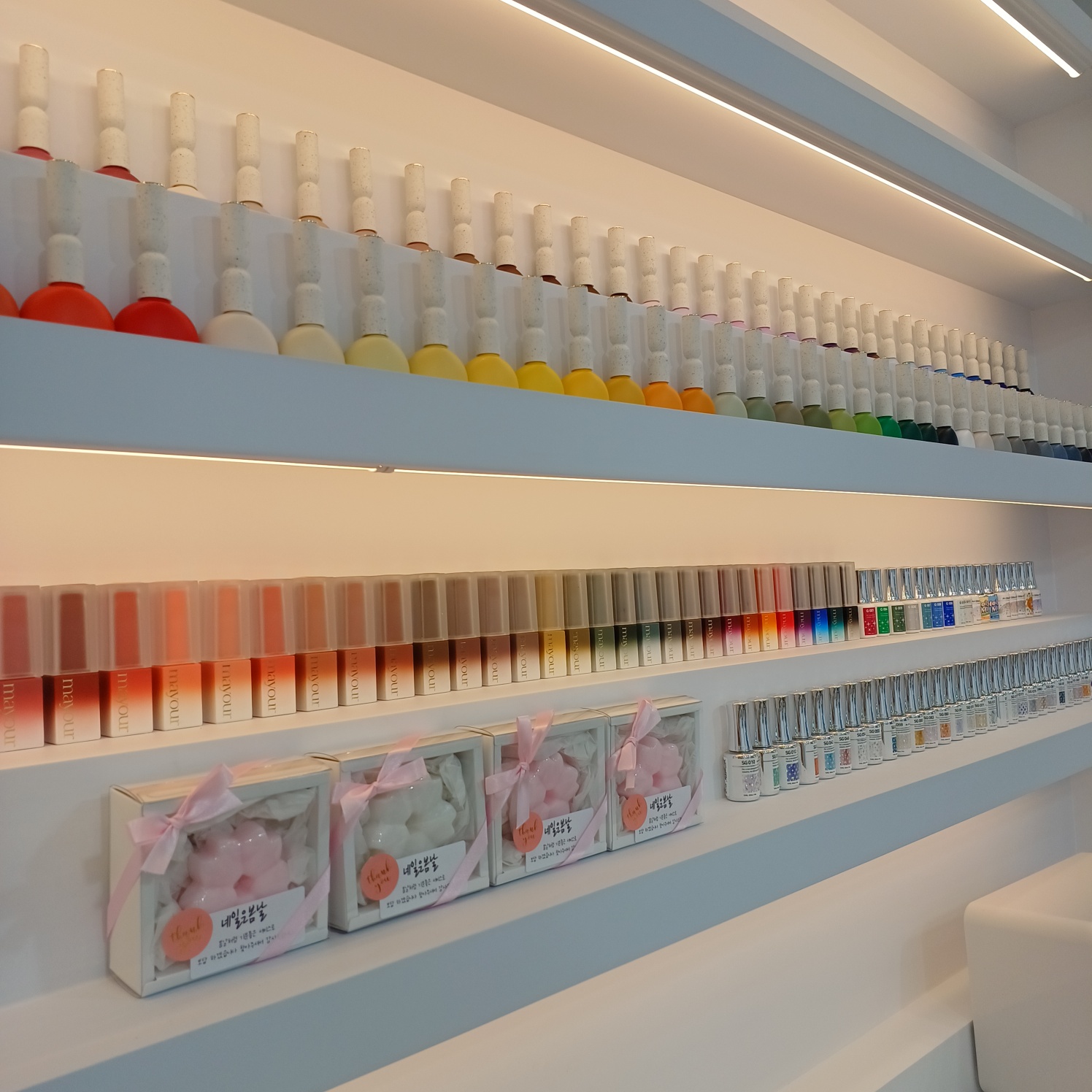 네일은 봄날 대표 이미지