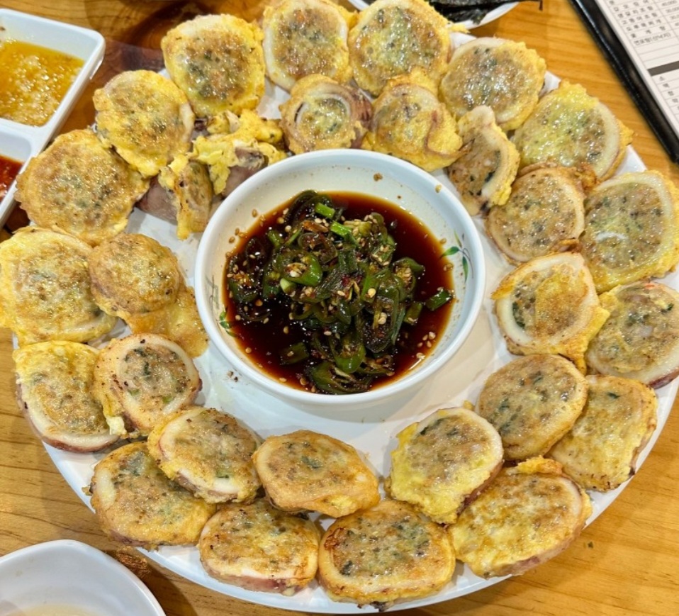 Stuffed squid (ojingeo-sundae)