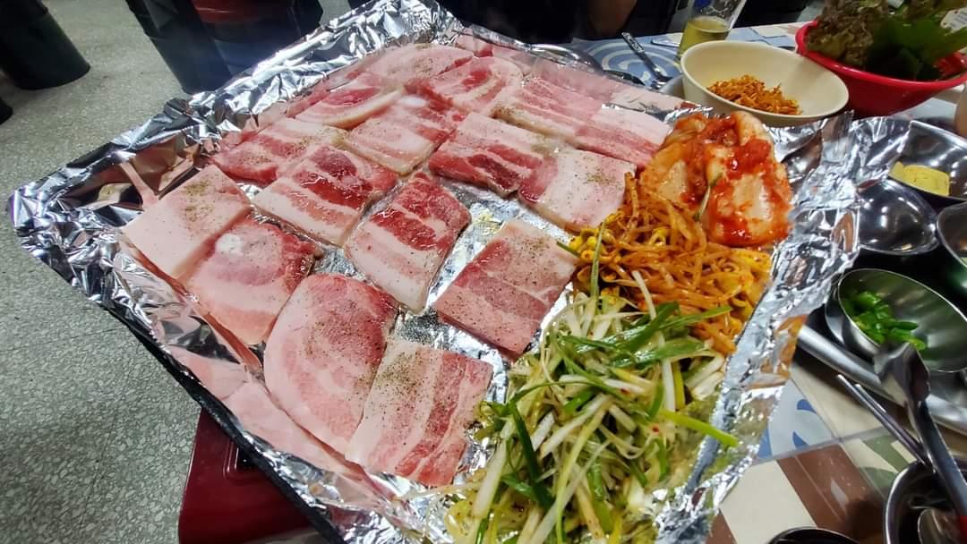 욱이네식당 포항문덕점