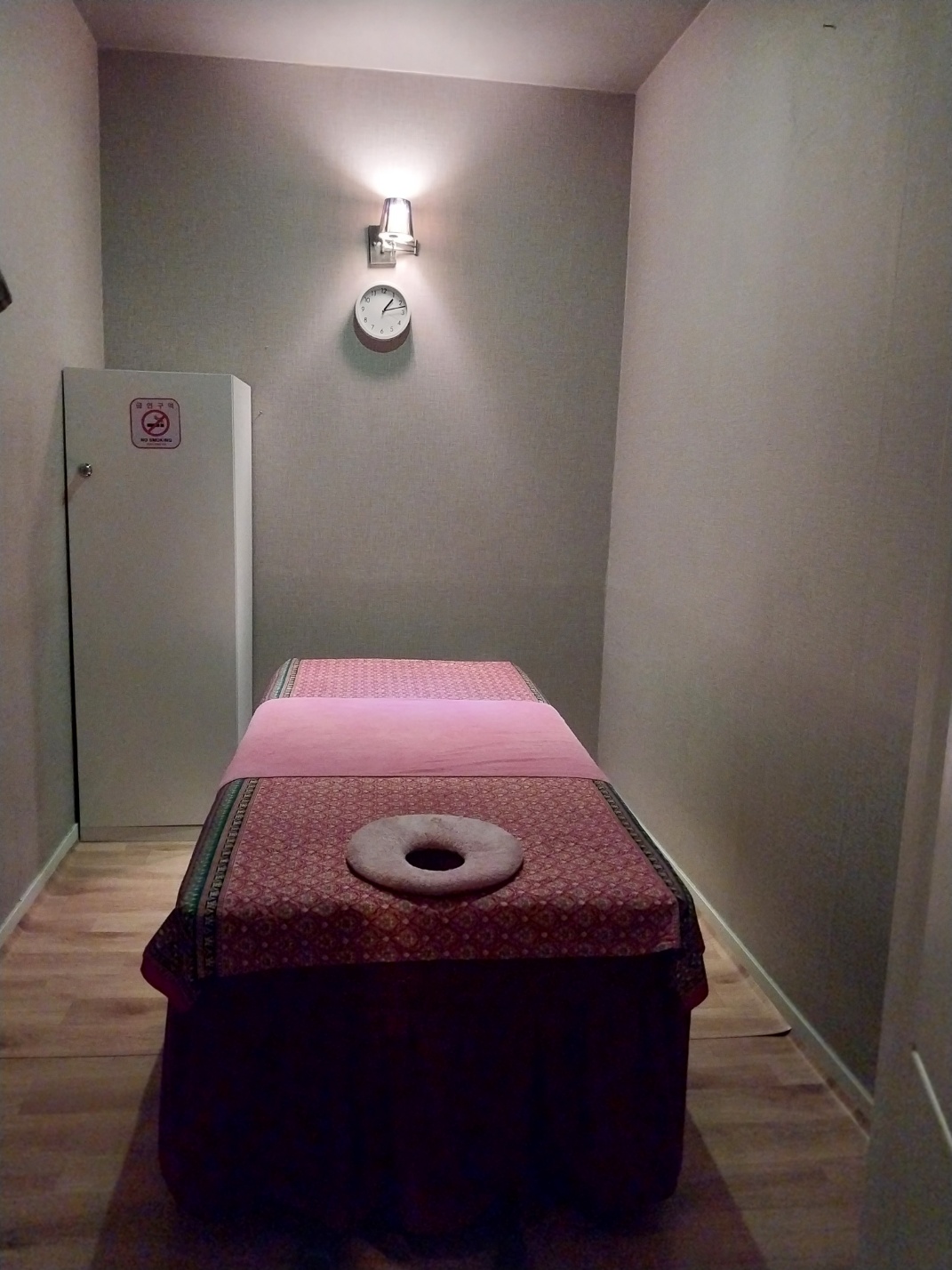 휴 photo 6