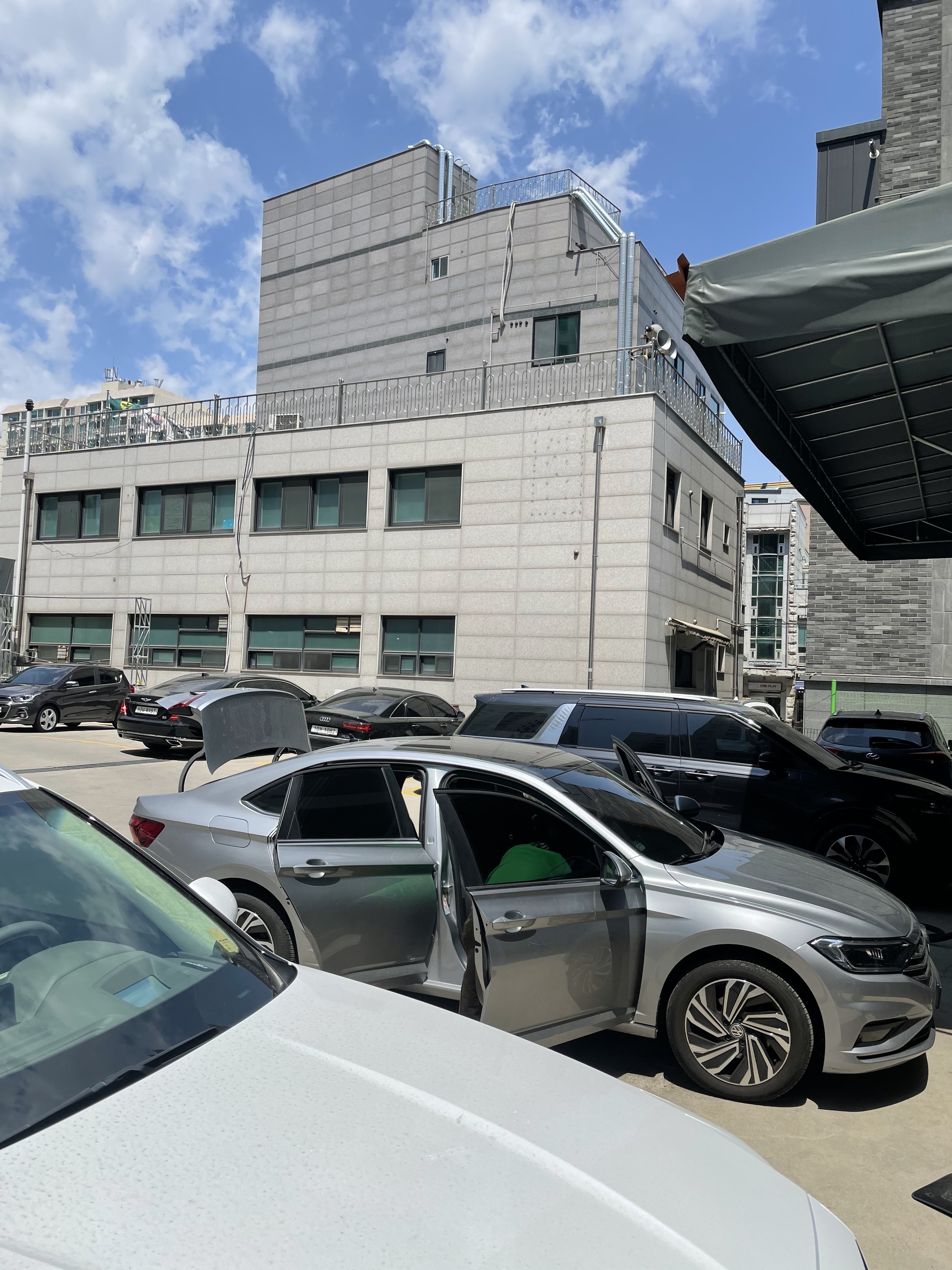 금강카센타 손세차장