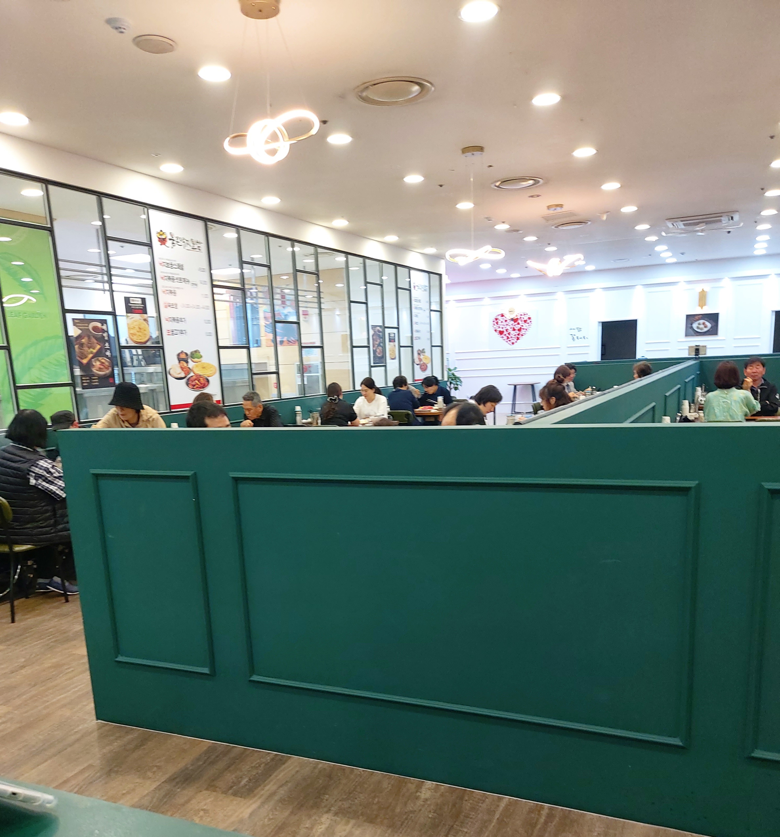 사담손만두샤브칼국수 마산댓거리점