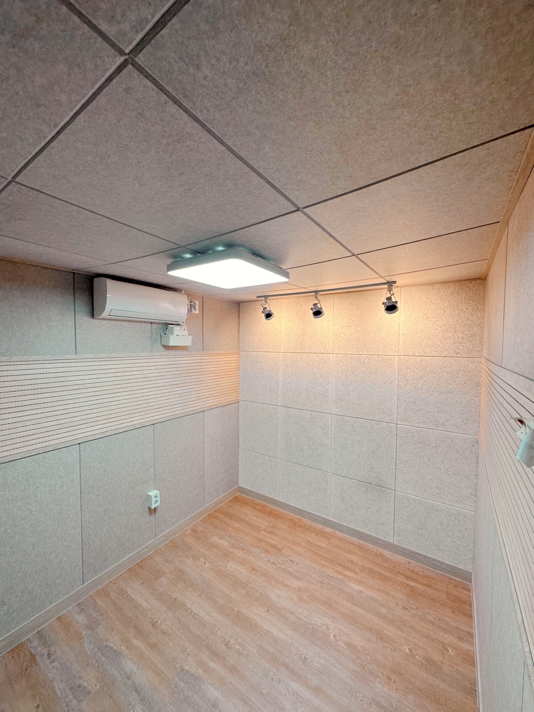 1번째 스튜디오 사진