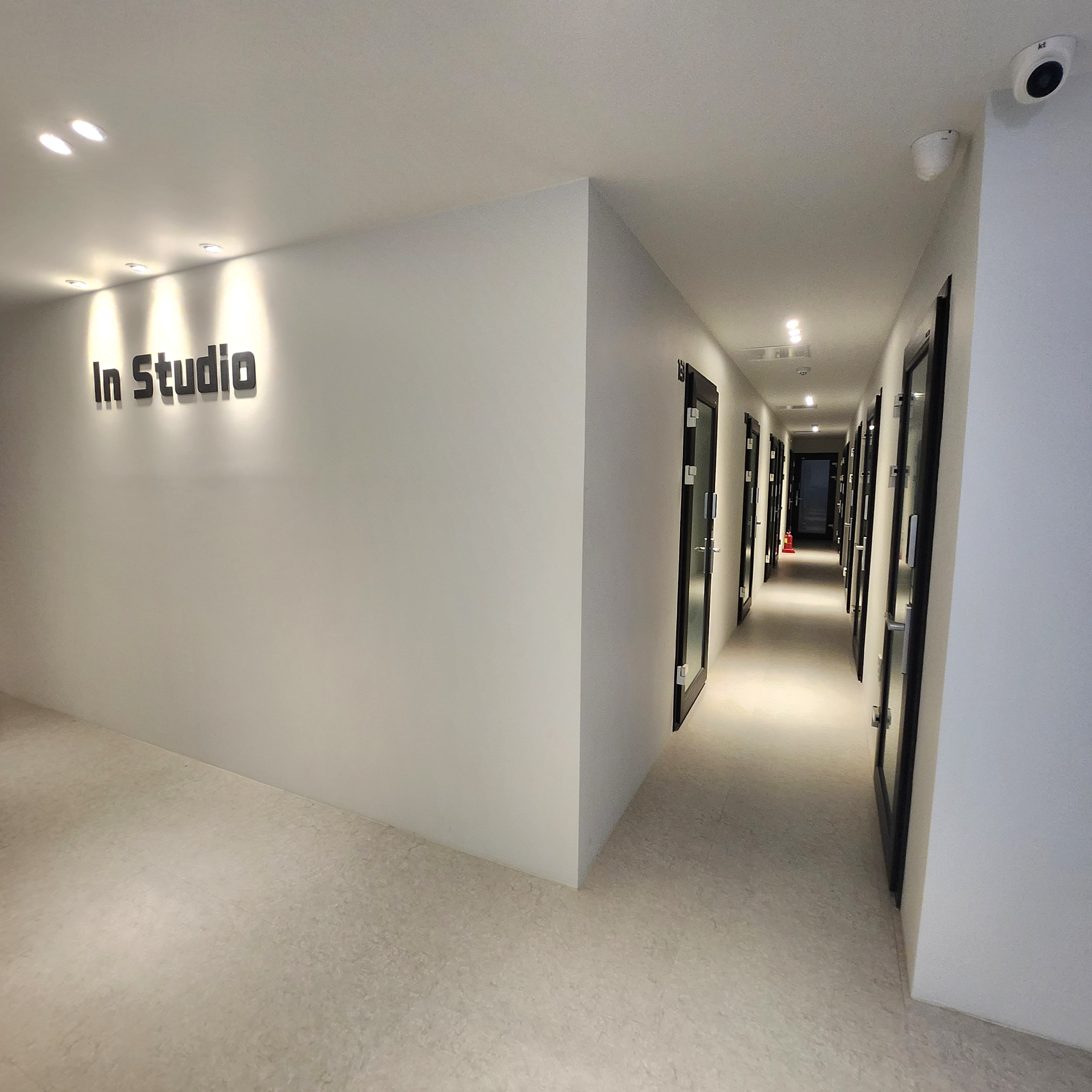 1번째 스튜디오 사진