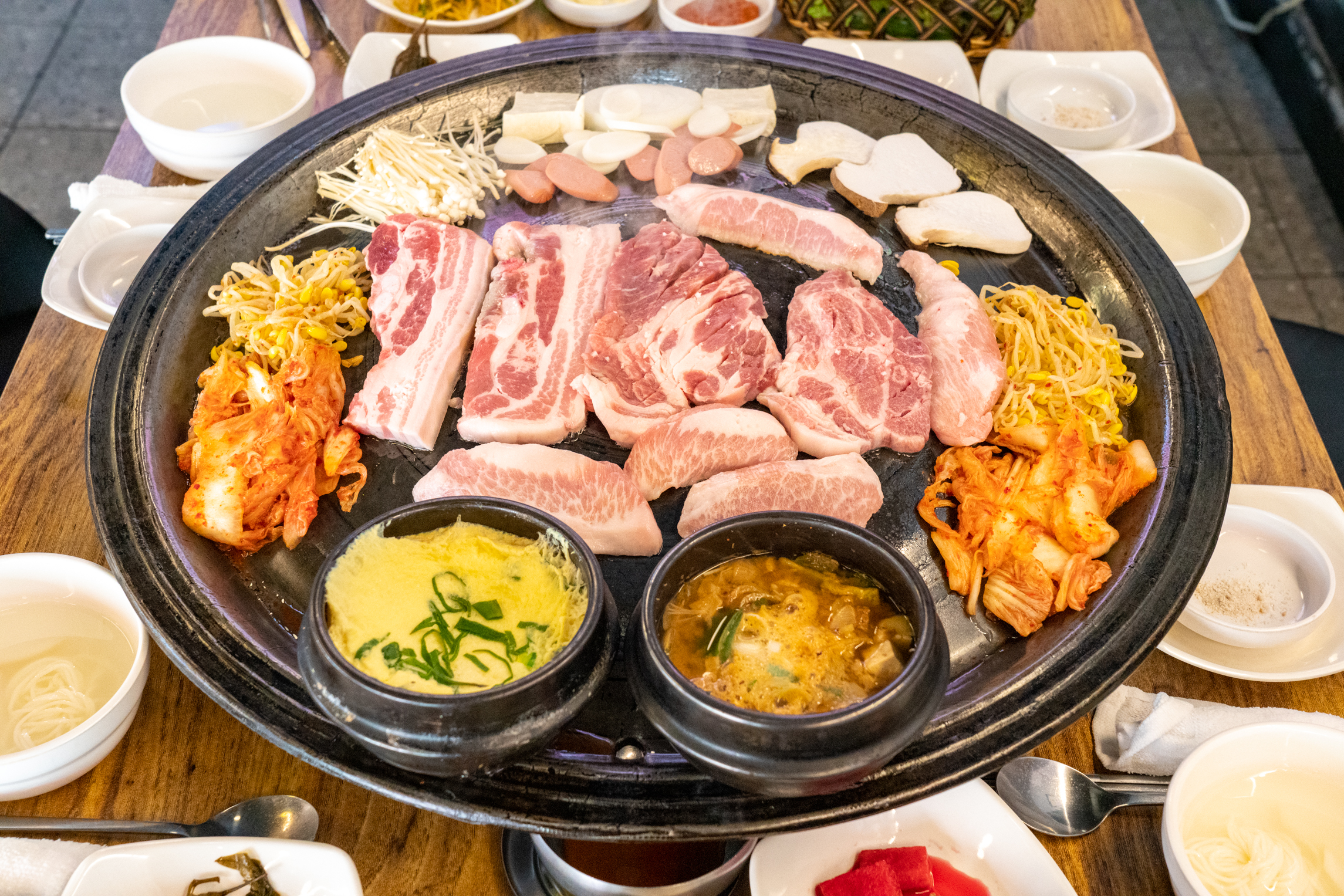 우리왕뚜껑생삼겹살