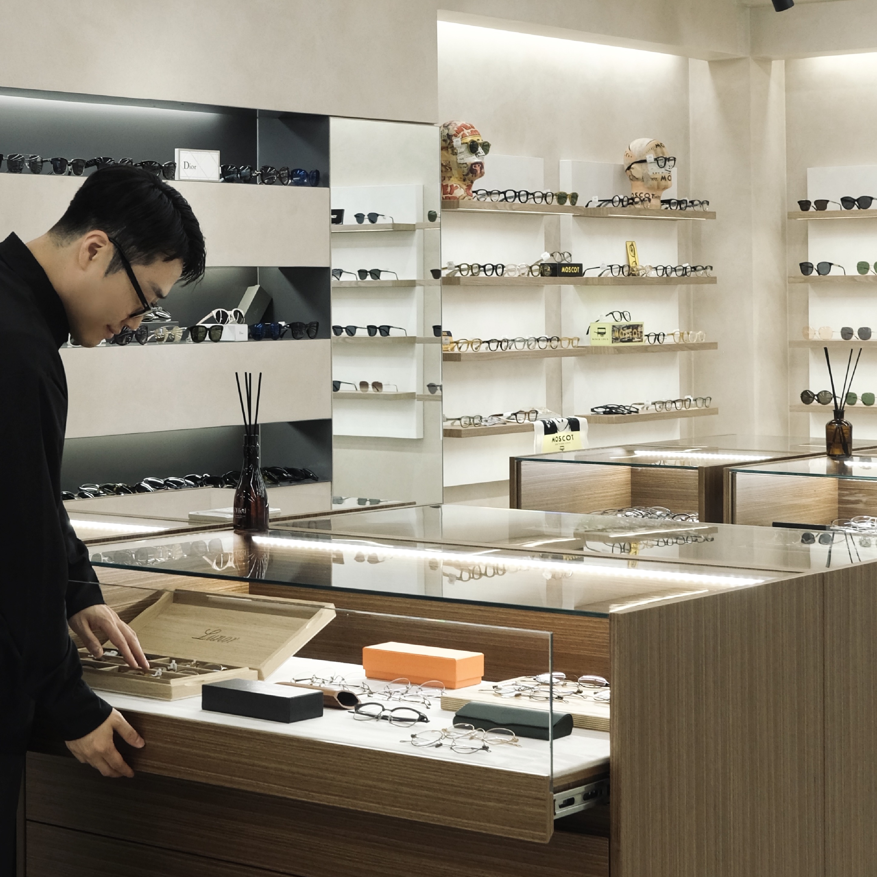 눈금안경 대표 이미지