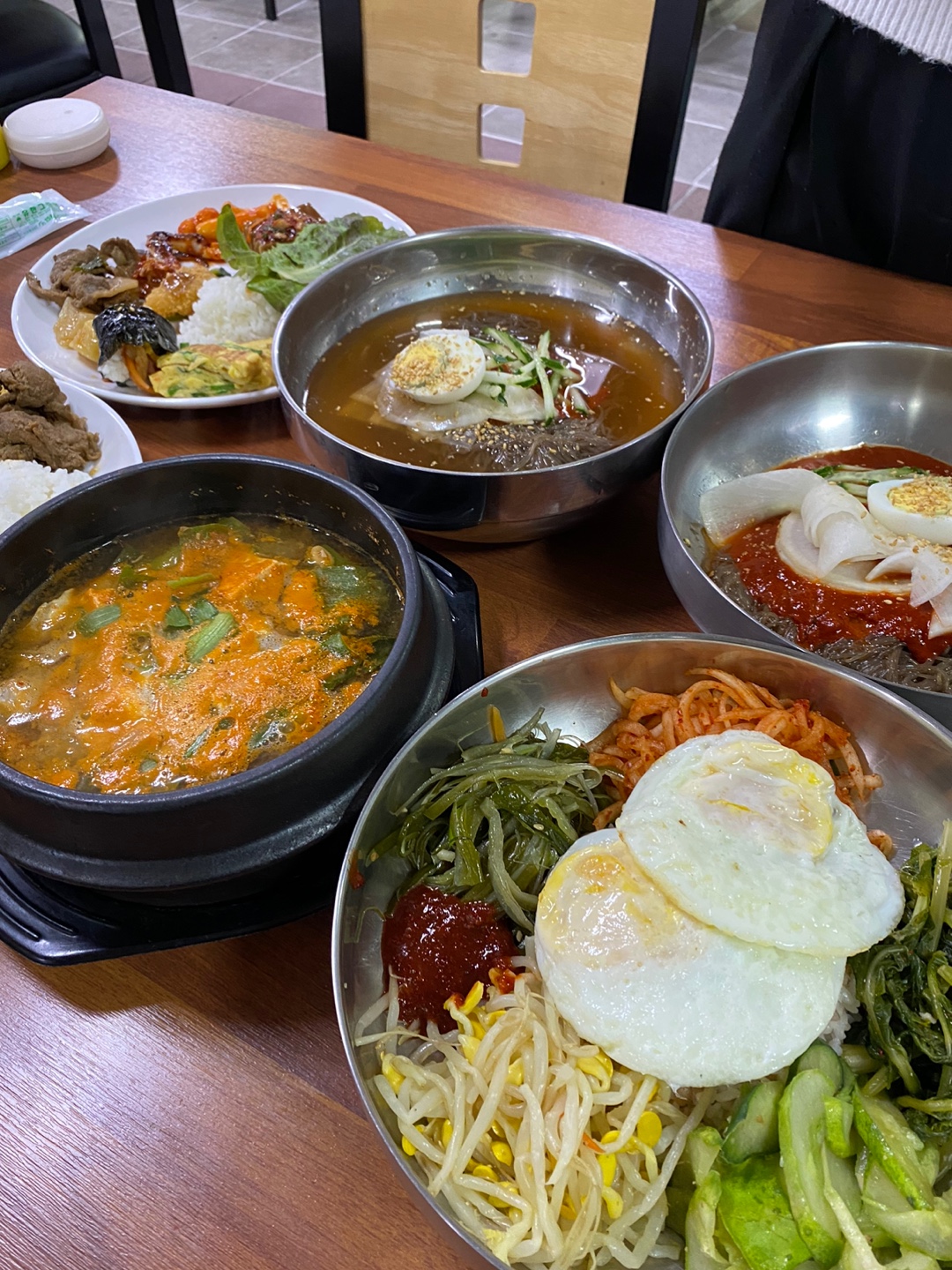 국민반찬 & 송주불냉면 보리밥 뷔페