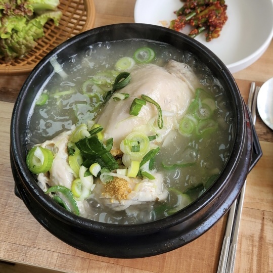 능이칼국수