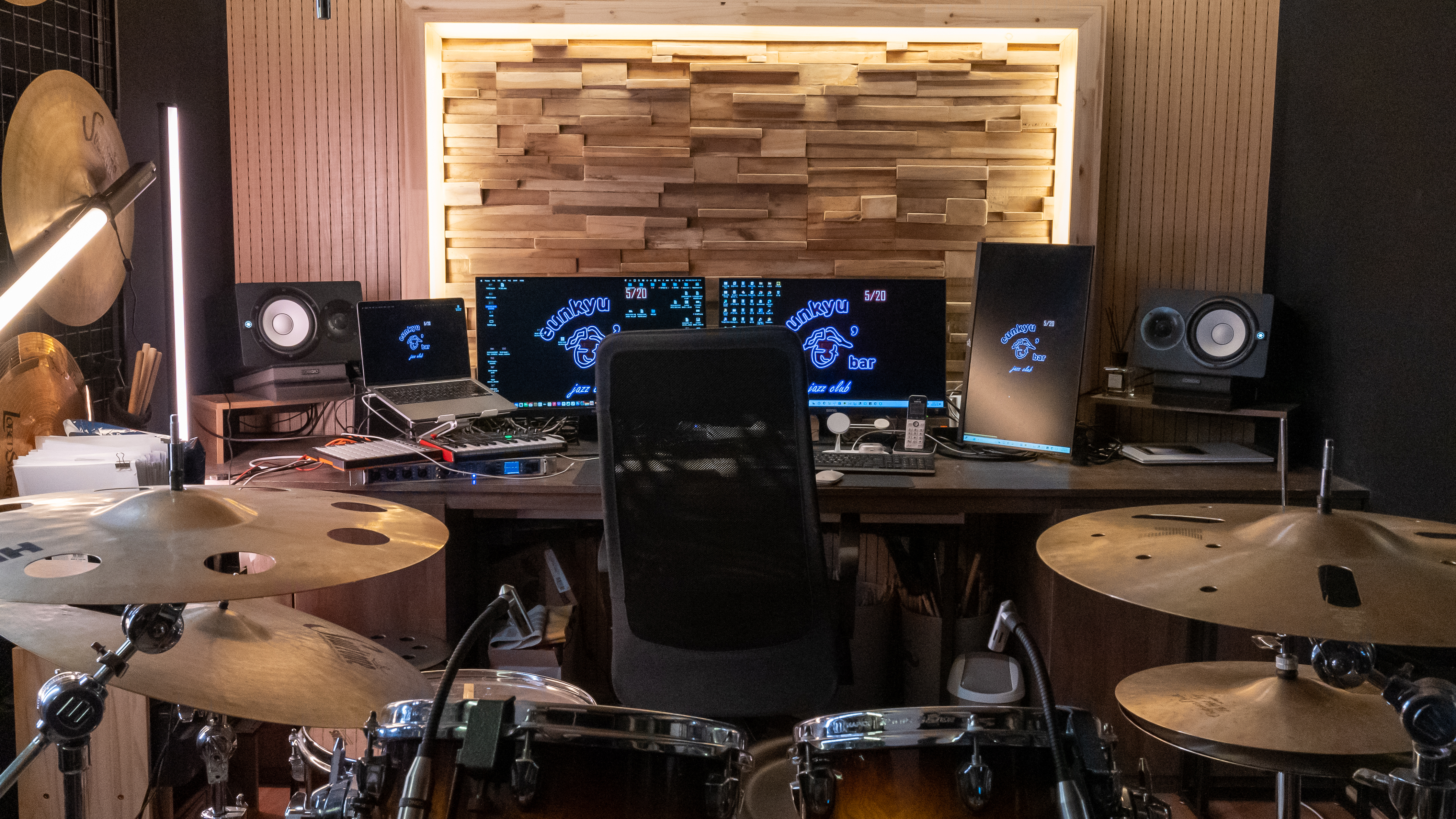 4번째 스튜디오 사진