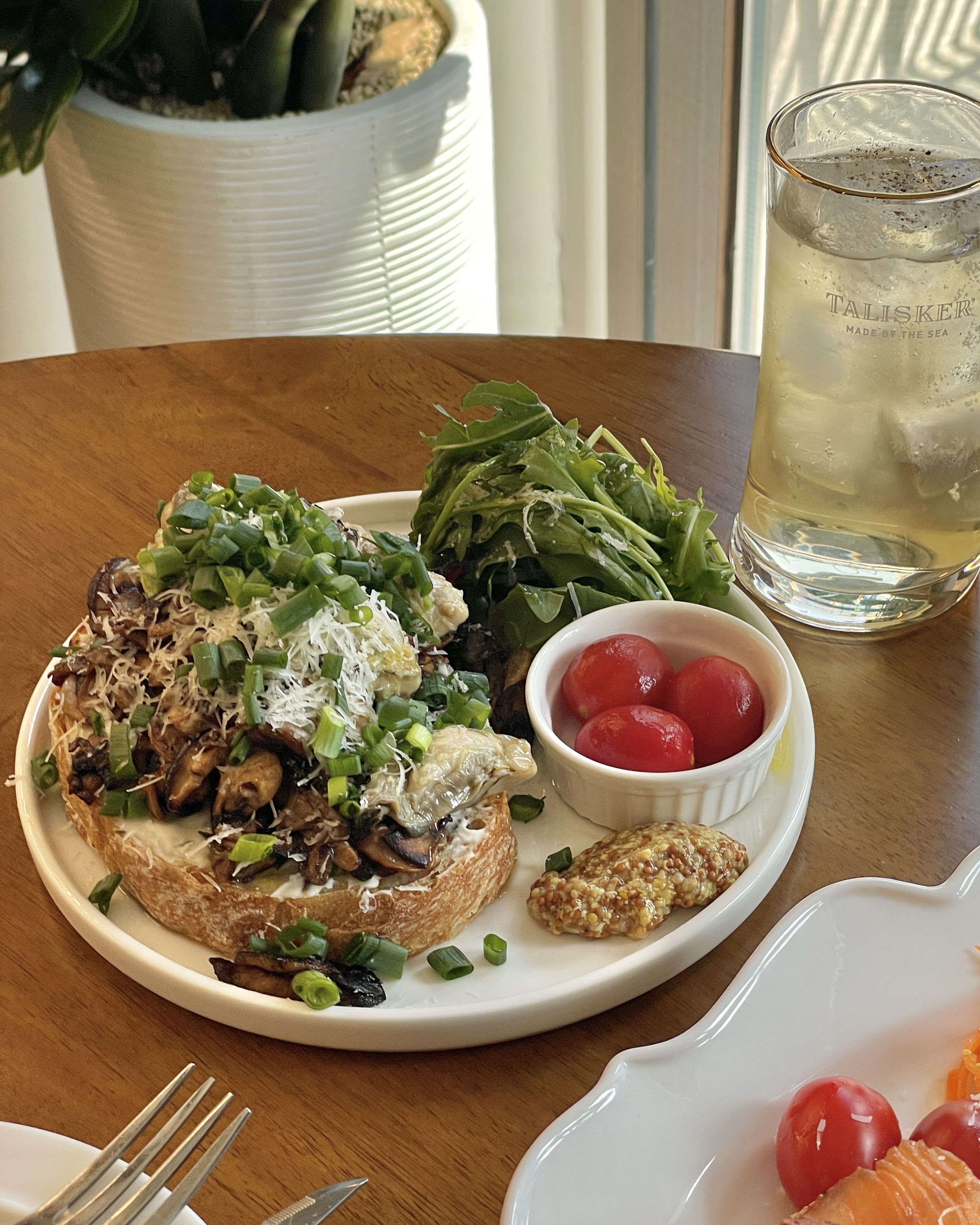 Oyster Open Toast