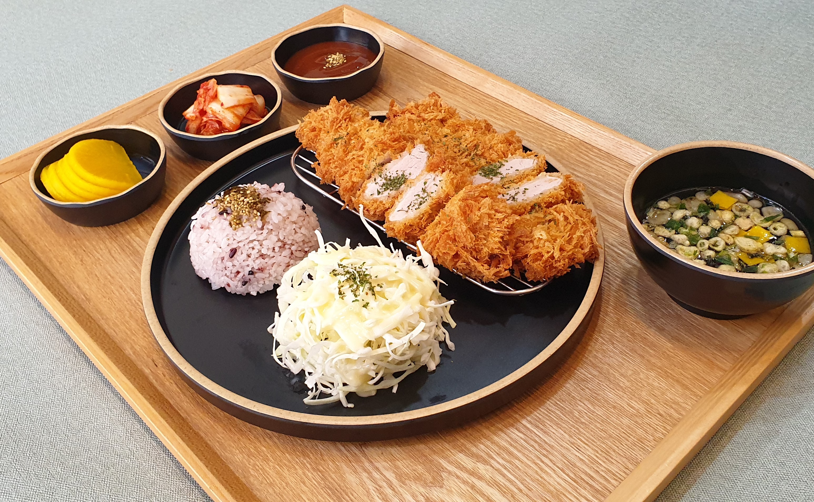라쿤카츠 서구청점