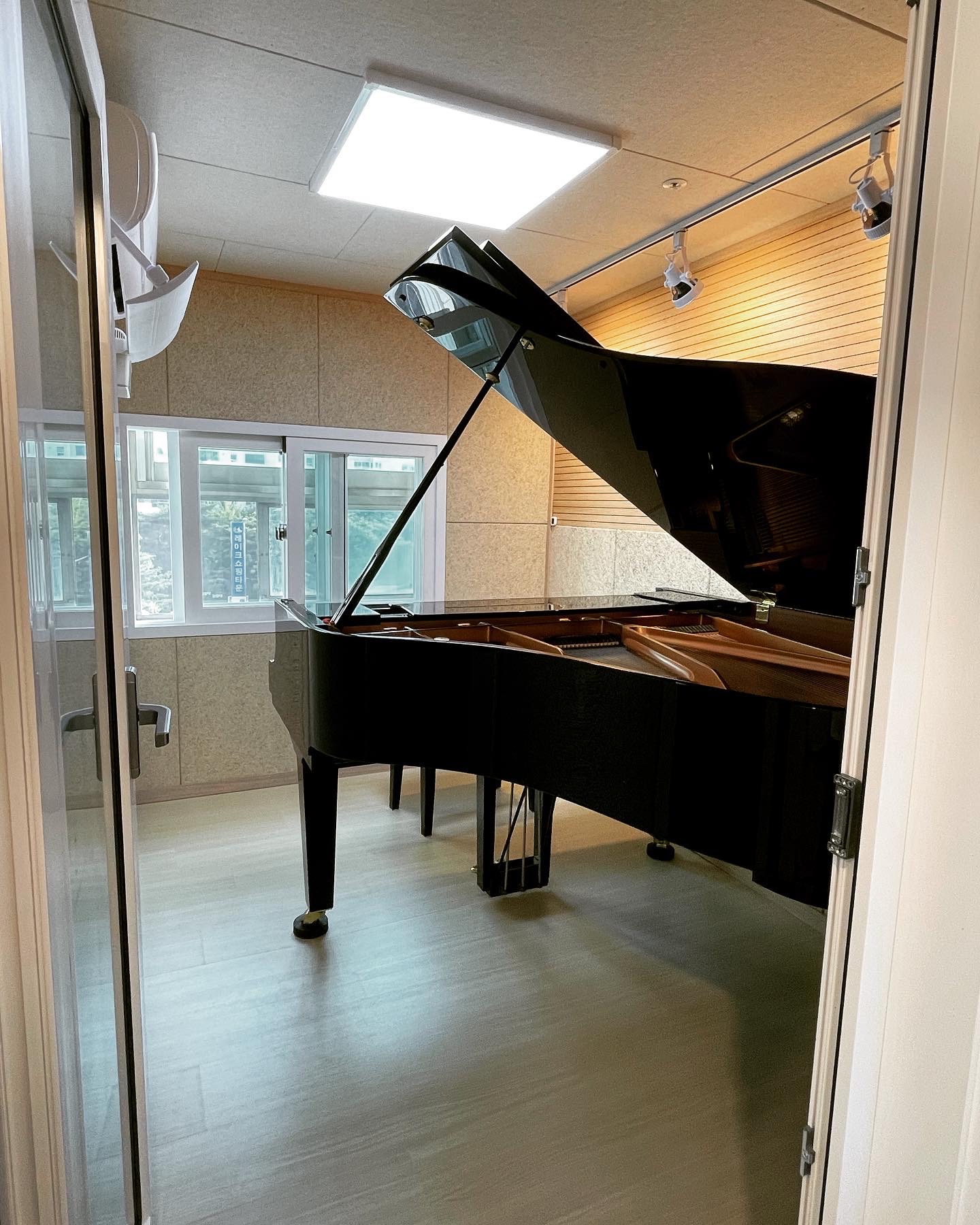 4번째 스튜디오 사진