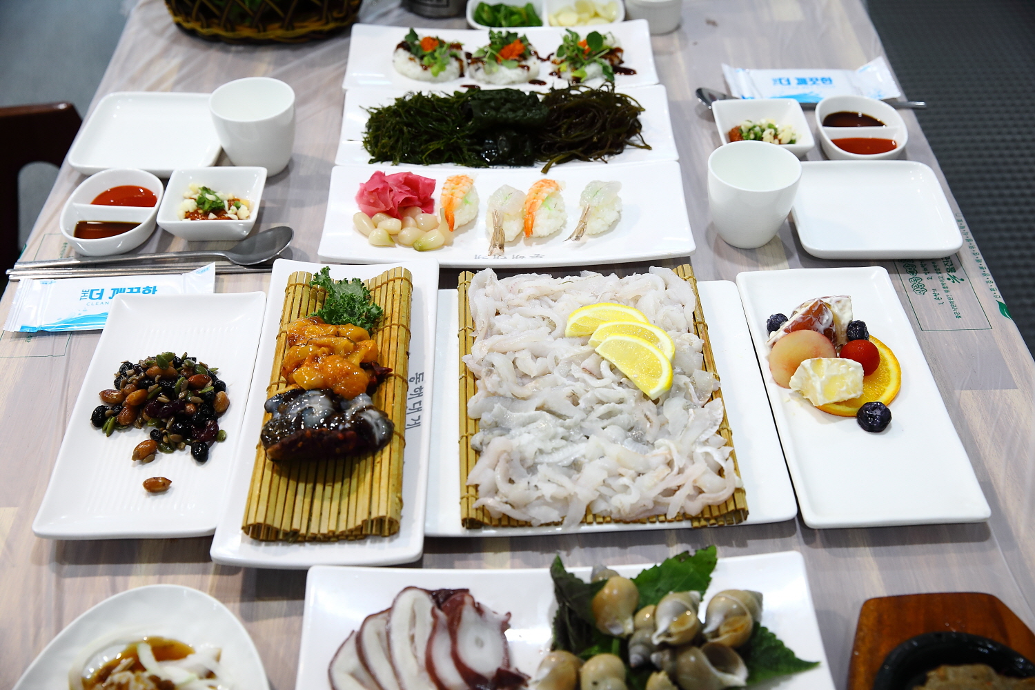 동해회대게 죽변항 본점 내부 또는 관련 모습