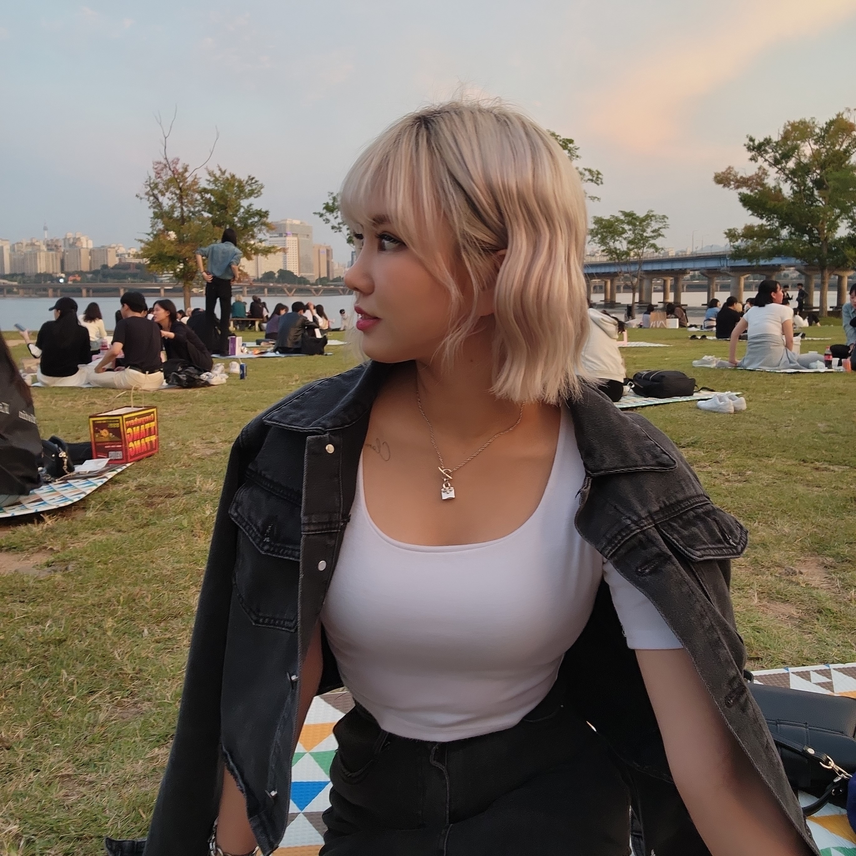 헤어더뷰 강남점 내부 또는 관련 모습