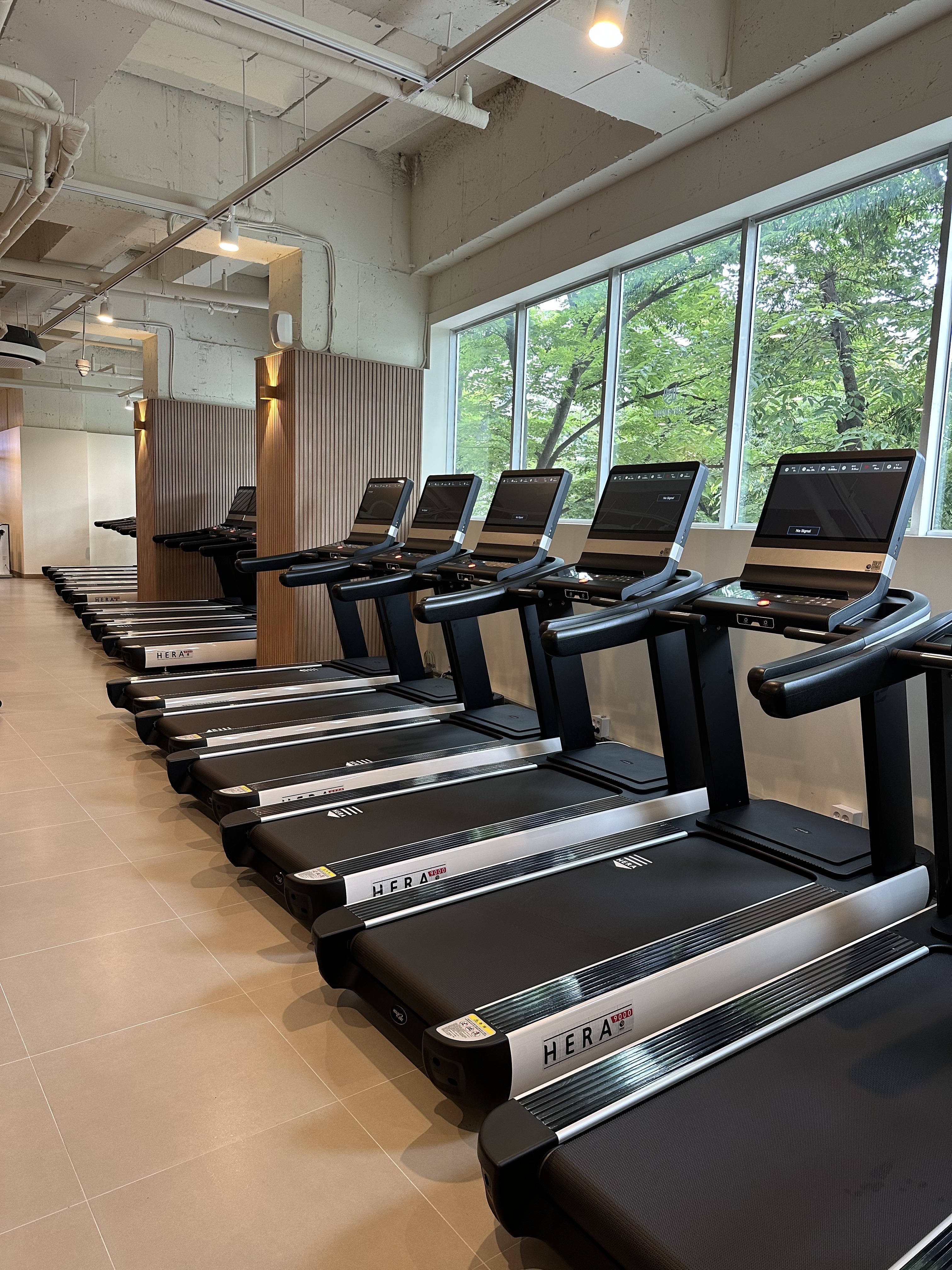 멋짐 헬스 구서점 전경