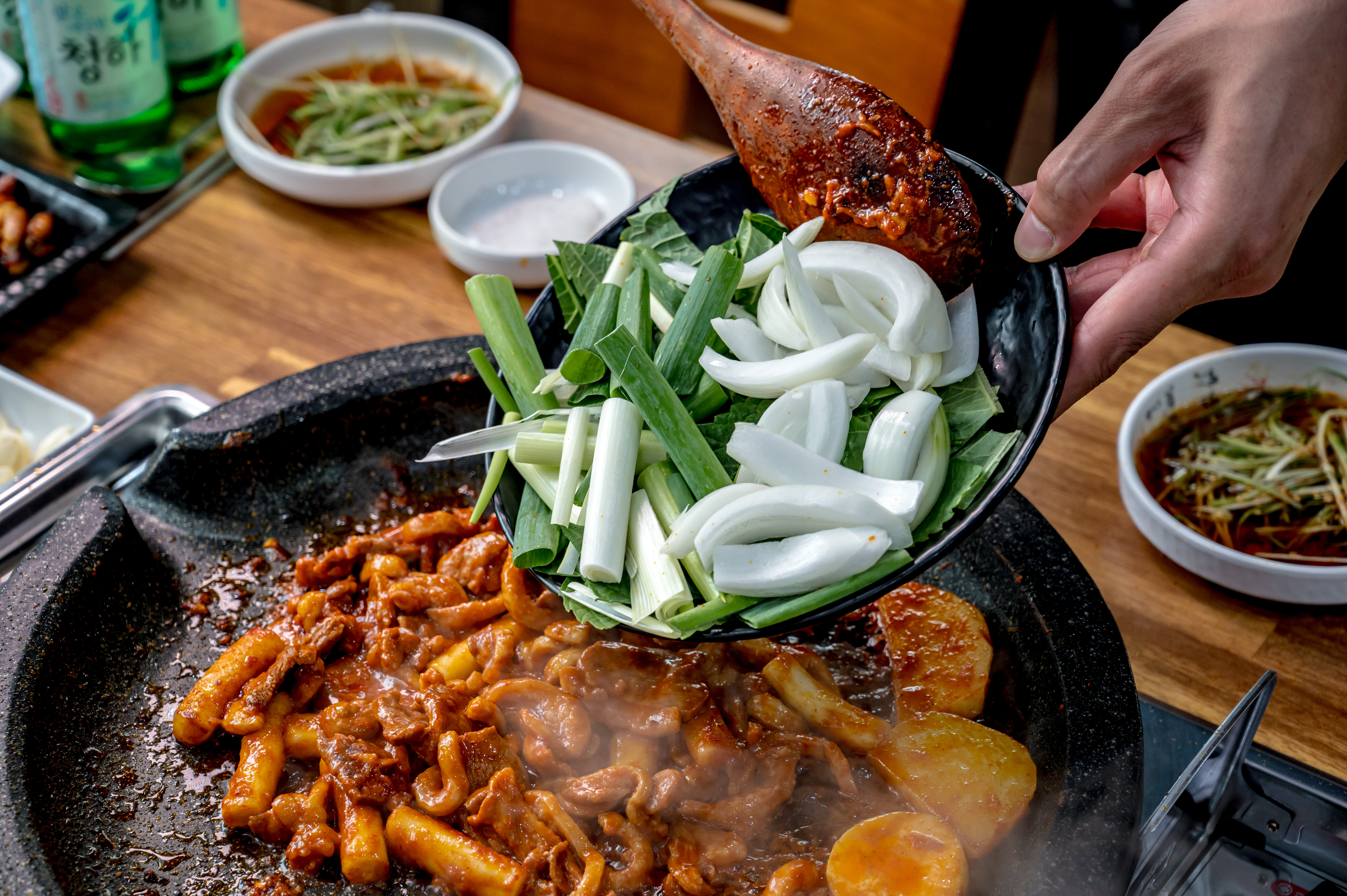 통큰오리앤삼겹 밤일마을점