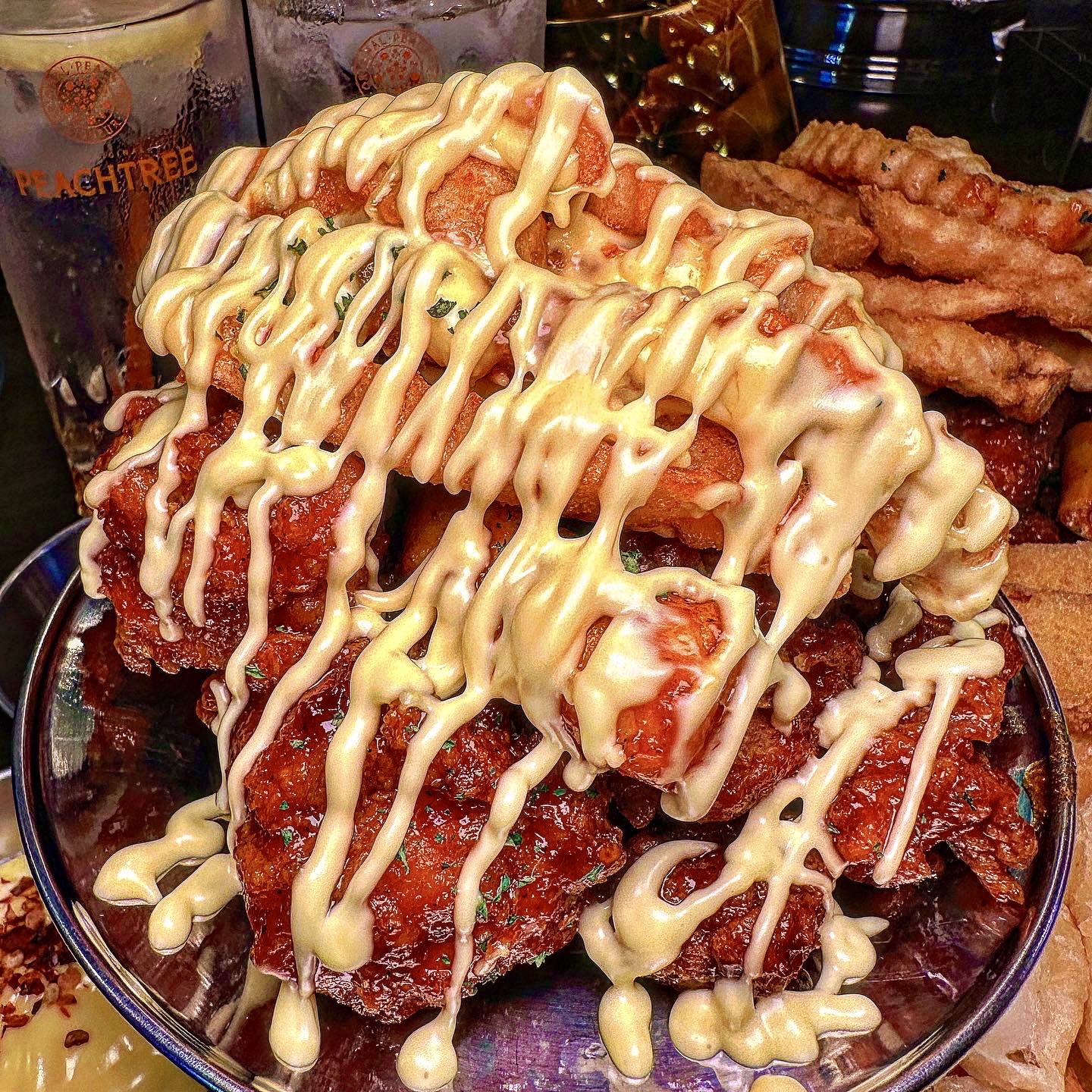 철인7호 치킨 홍대점