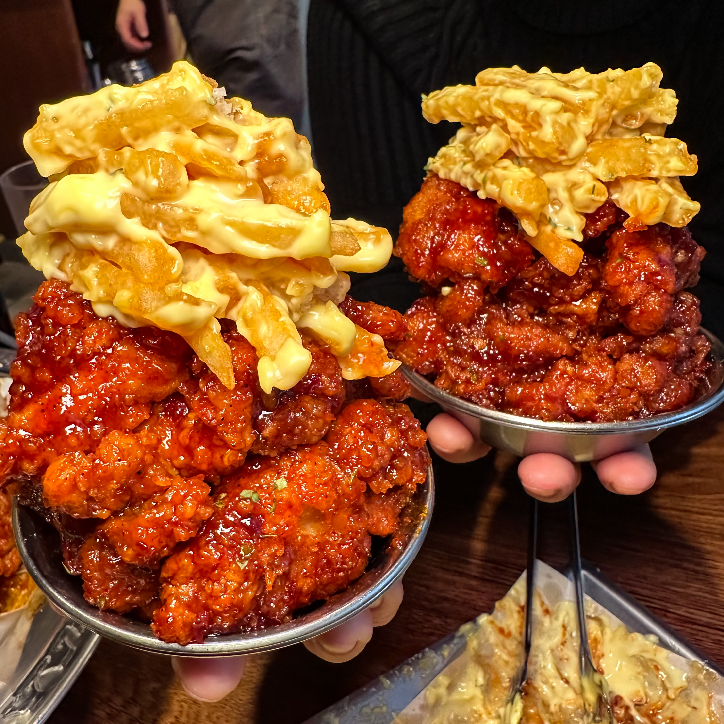 철인7호 치킨 홍대점
