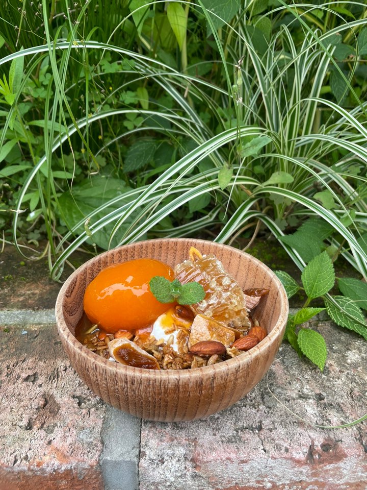 Persimmon Live Greek Yogurt