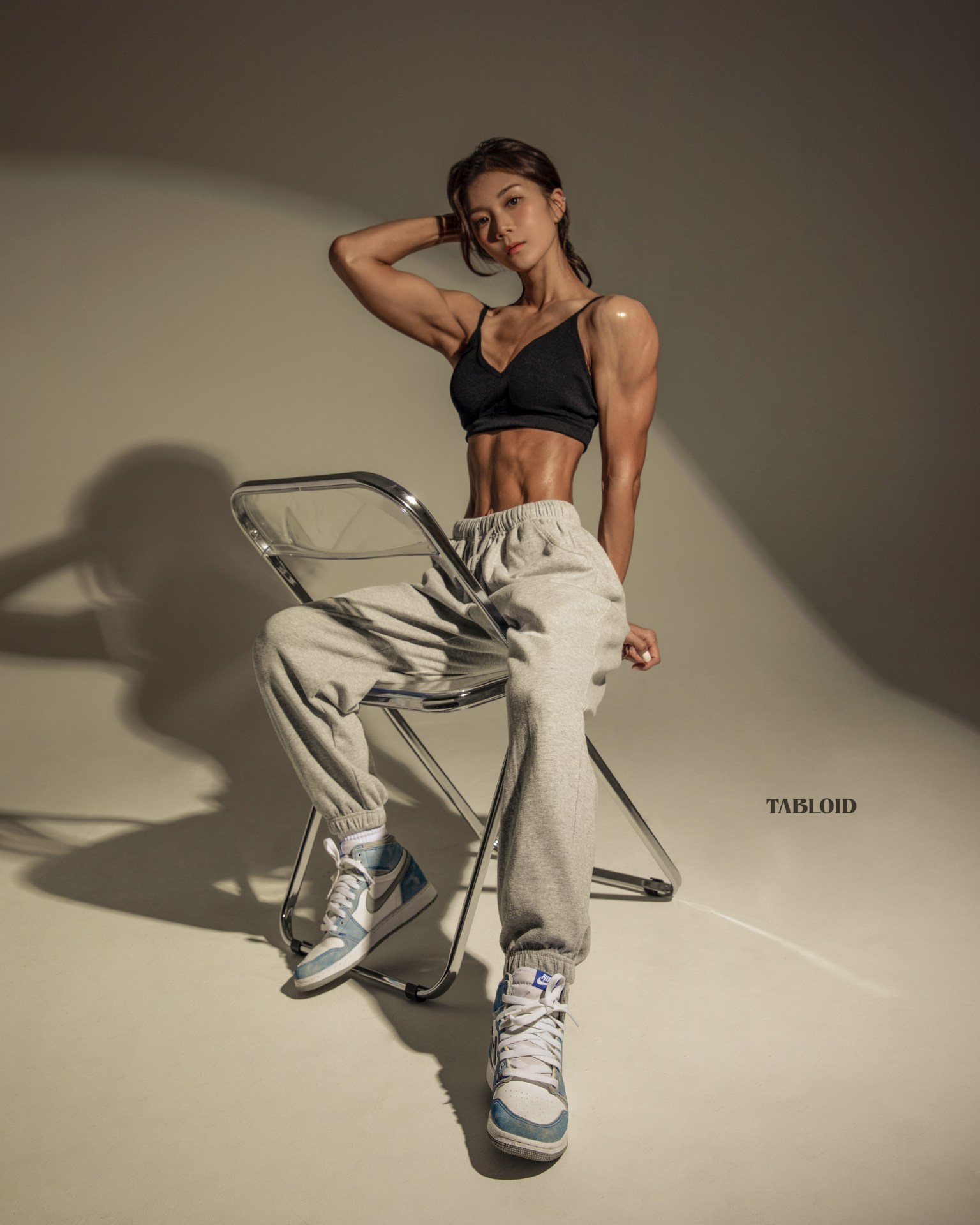 타블로이드 스튜디오