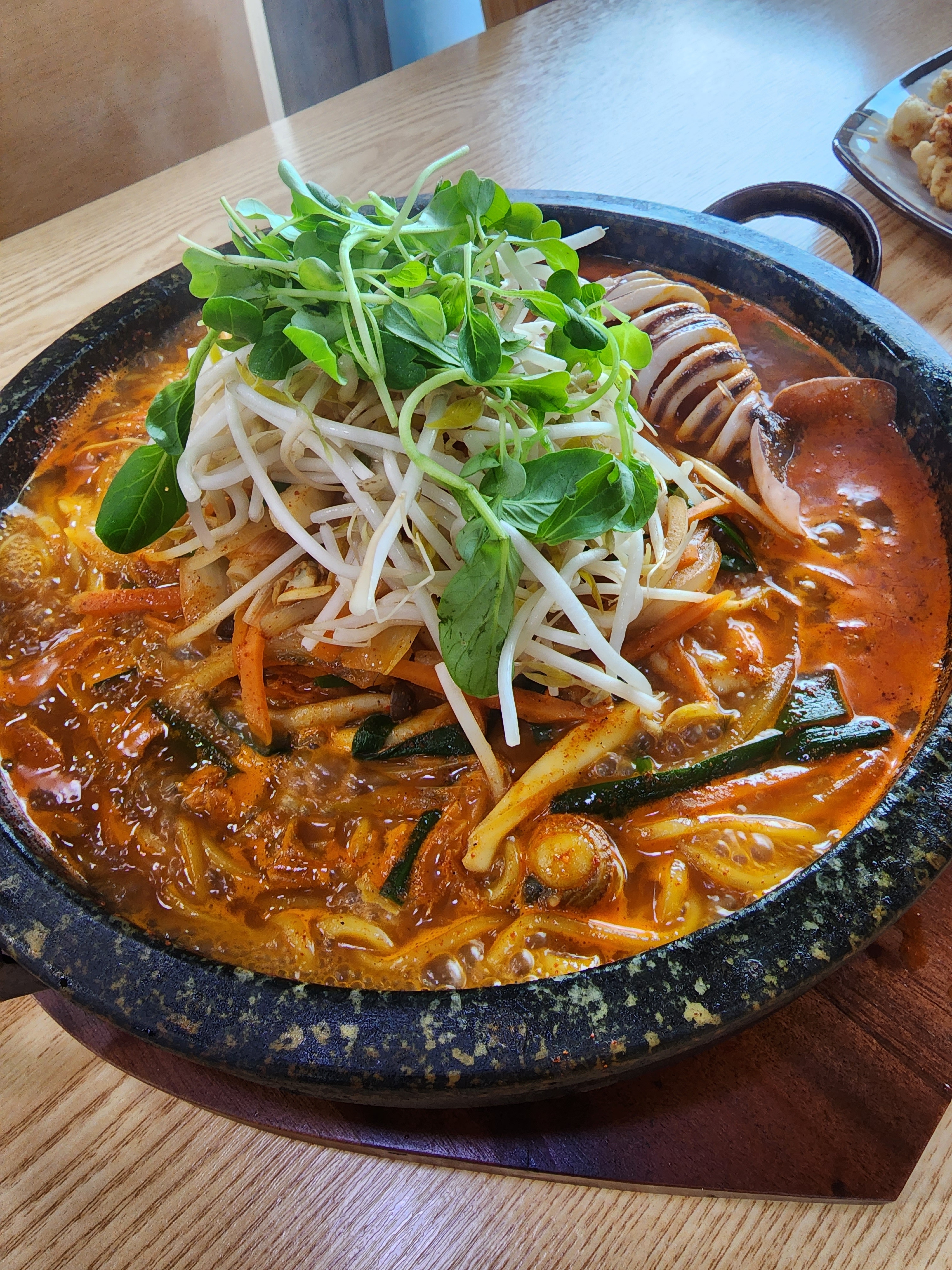 강변돌짜장짬뽕