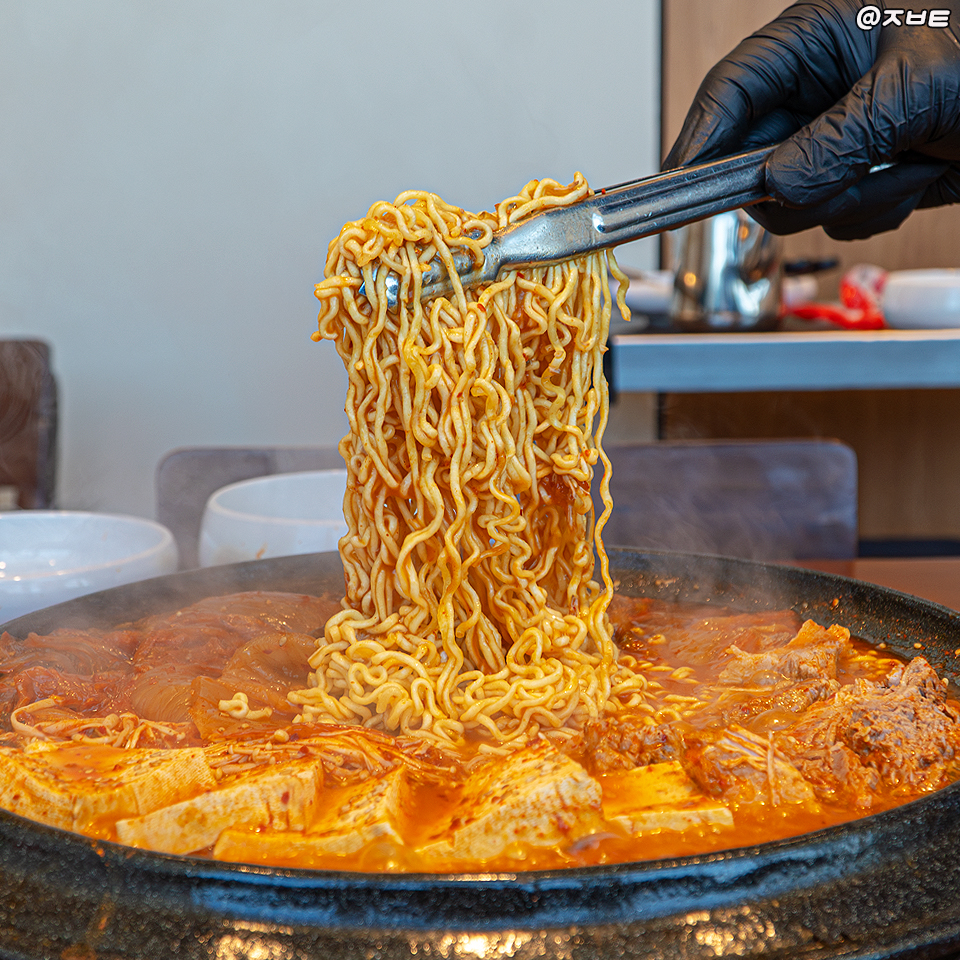 김치옥 김해율하점
