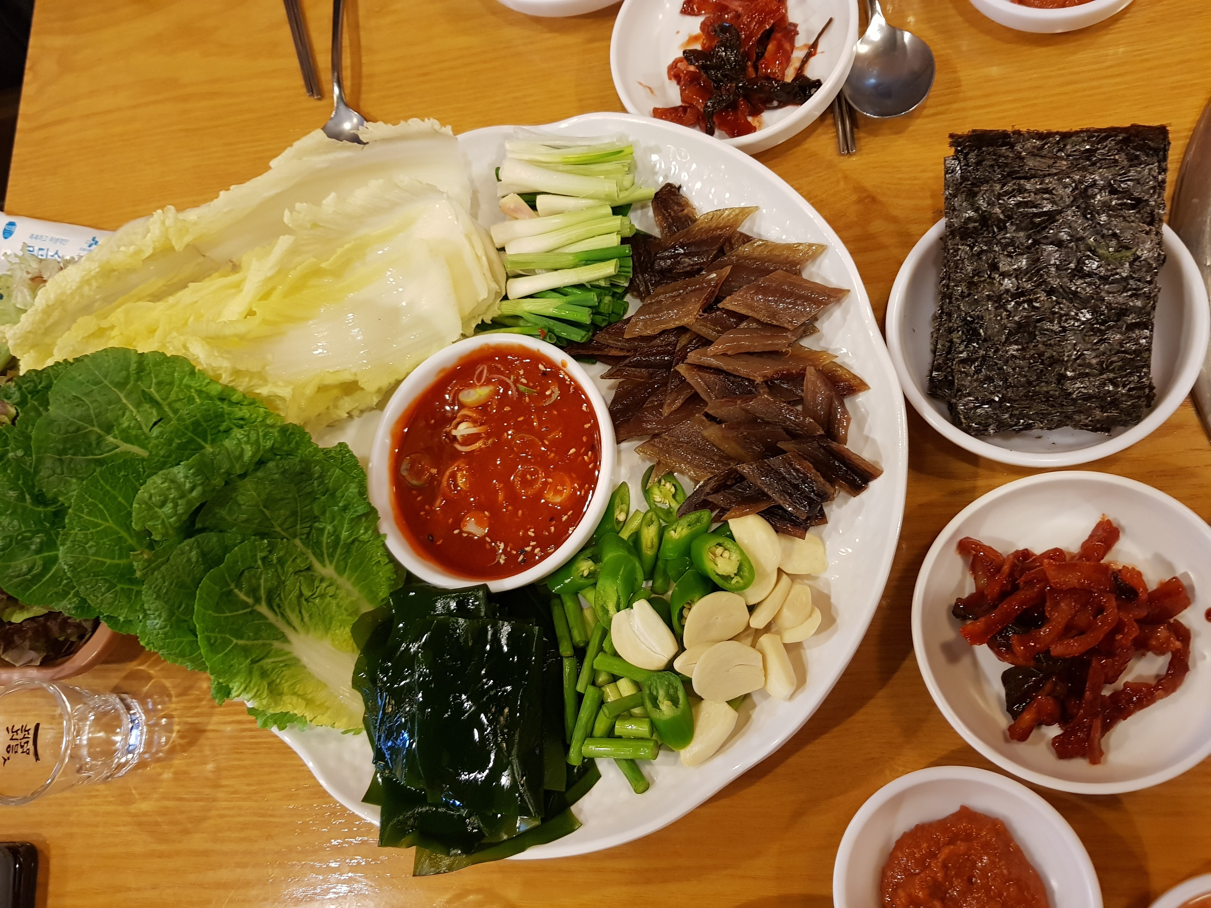 골뱅이창너머족발