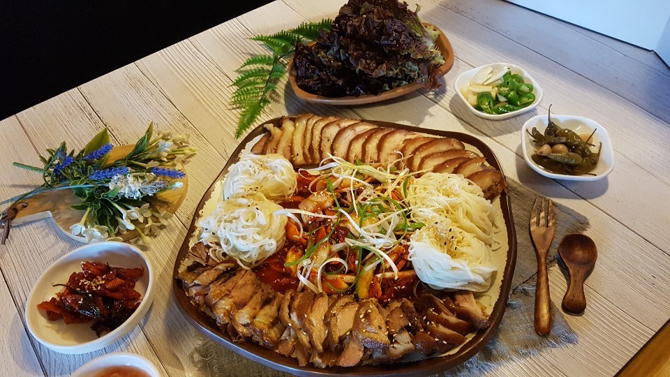 골뱅이창너머족발