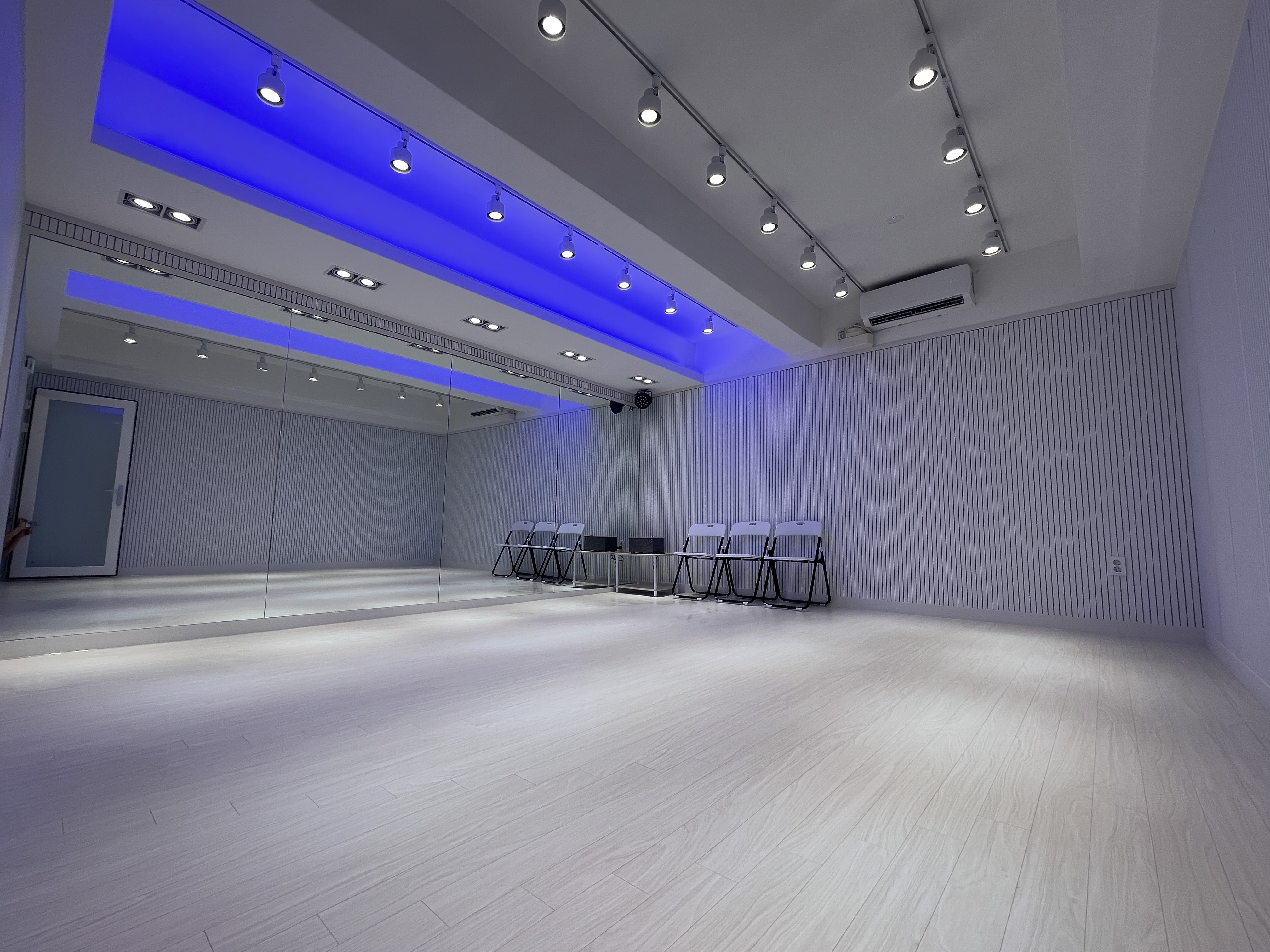 1번째 스튜디오 사진