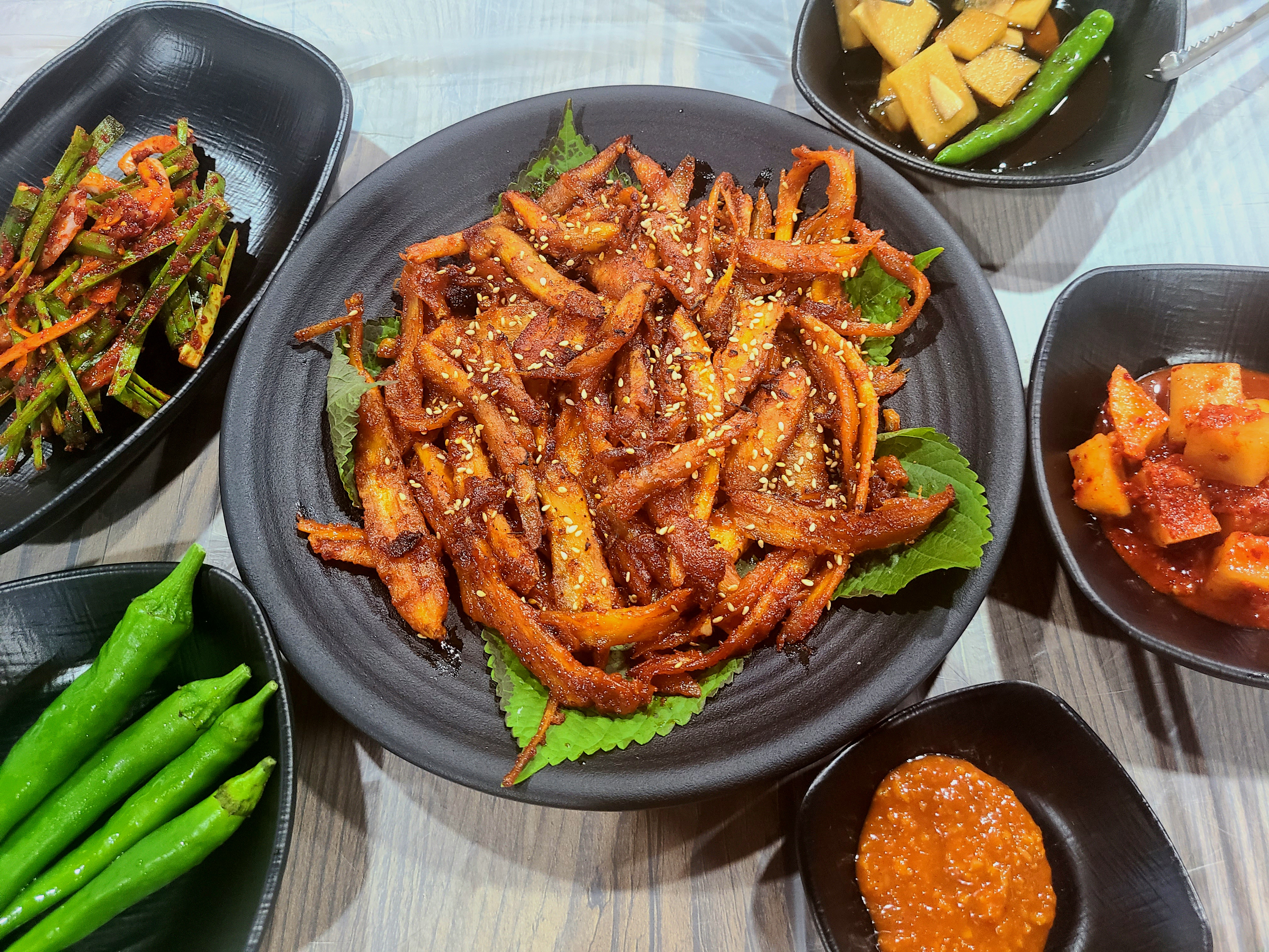 산야초능이백숙