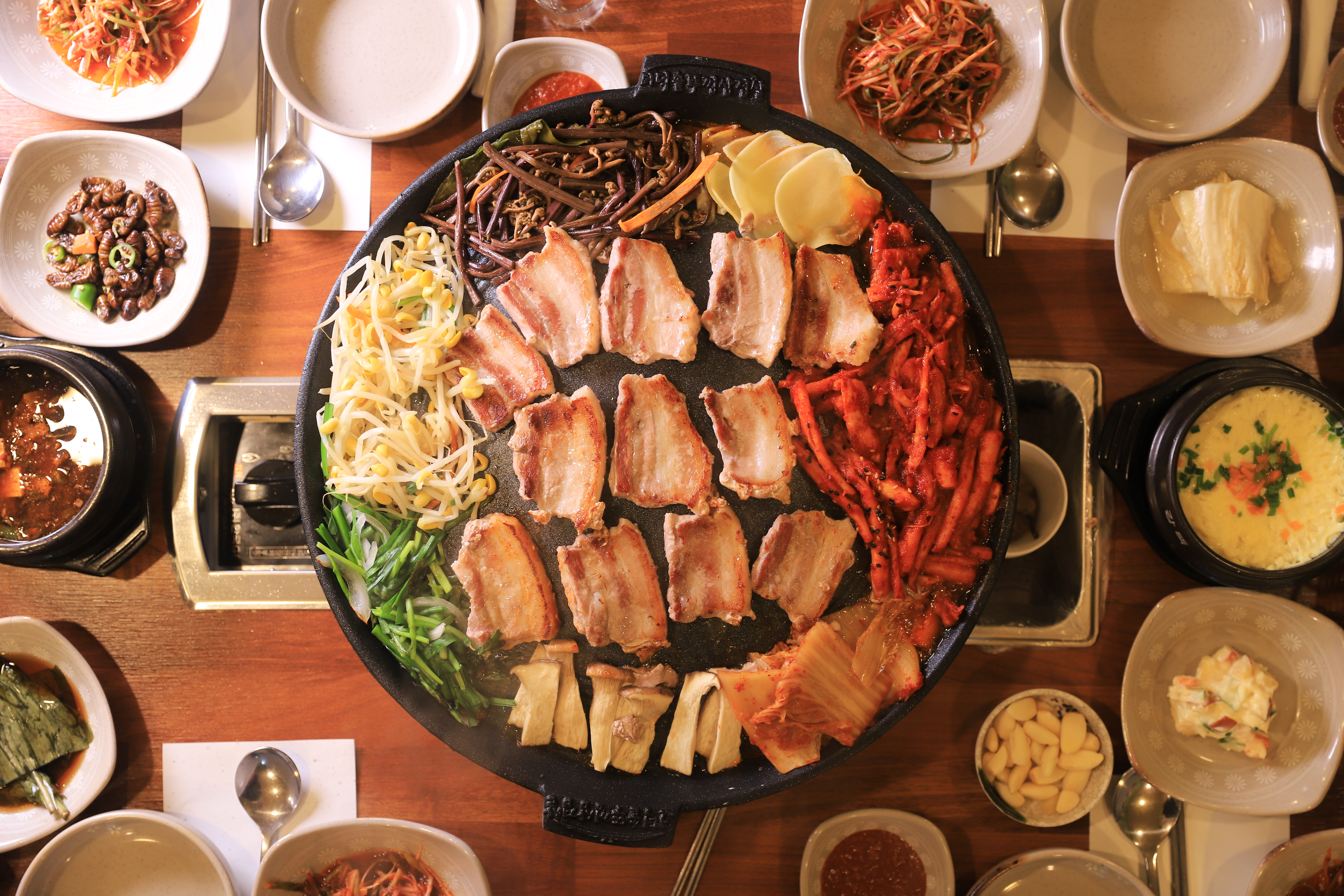 더덕솥뚜껑삼겹살 서문점