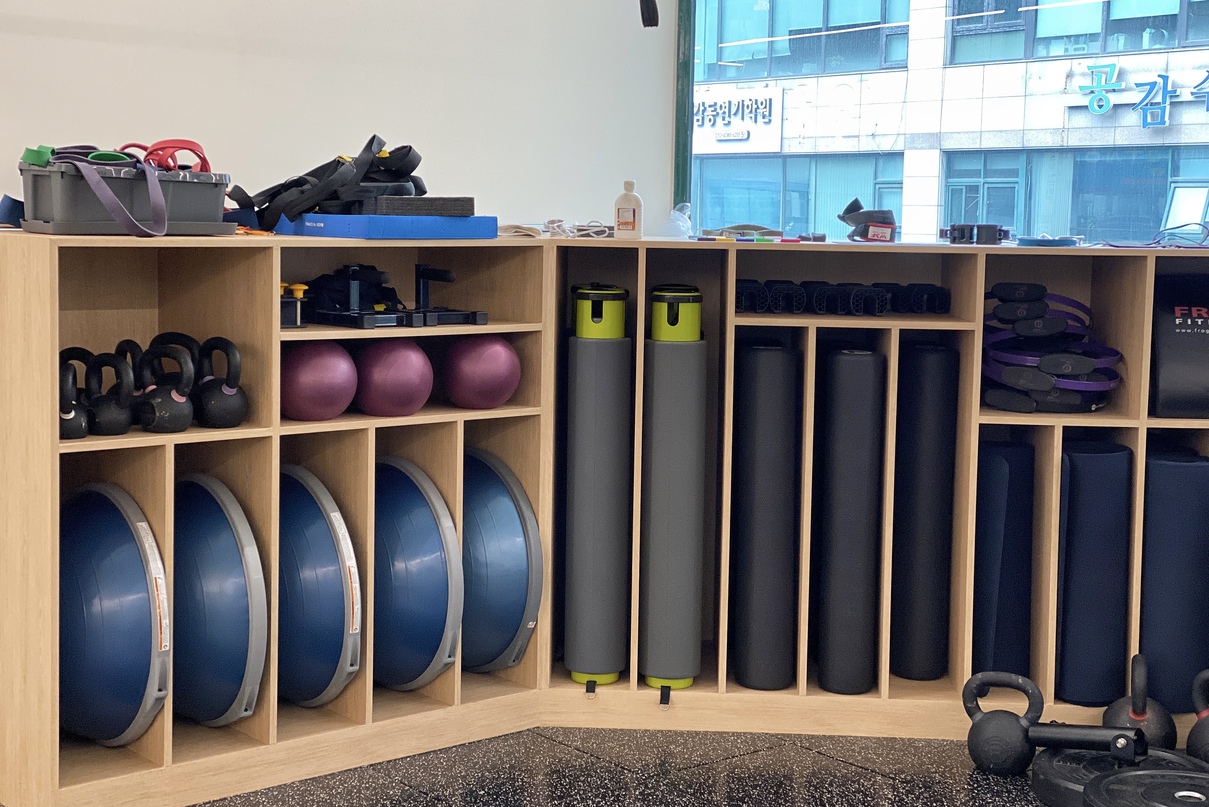 센터오브그래비티 대표 이미지