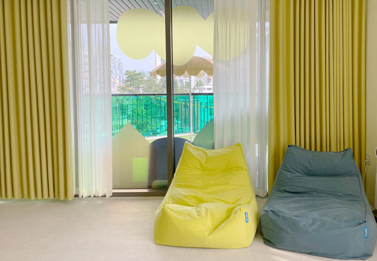 숲길 강아지 대표 이미지