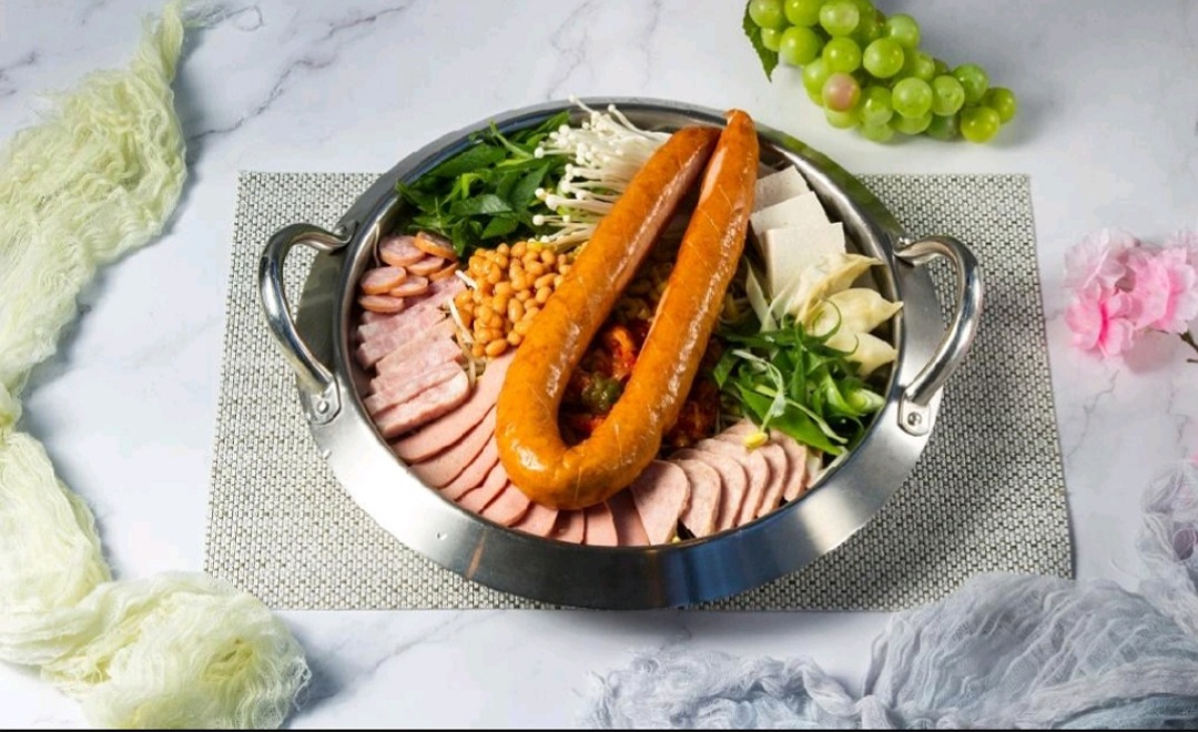 쉐프의부대찌개 & 10번가고깃집 수원탑동점