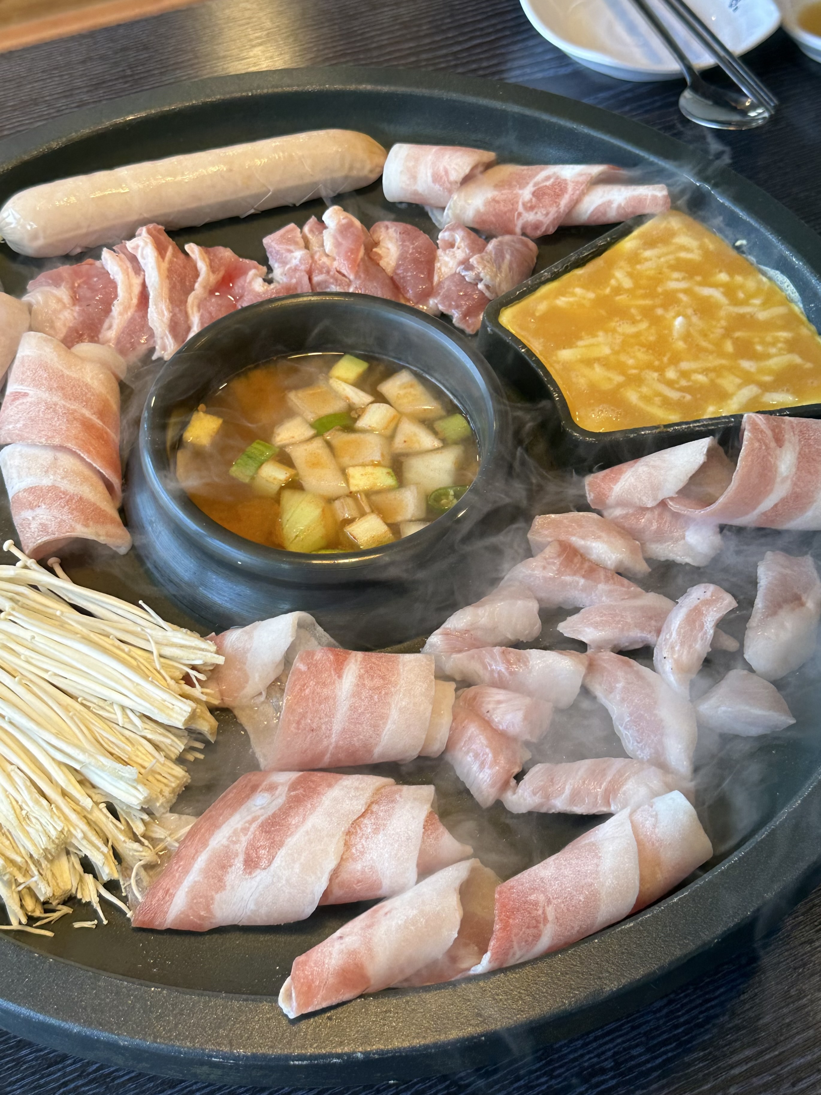 동창삼겹살앤대패삼겹살 관저점