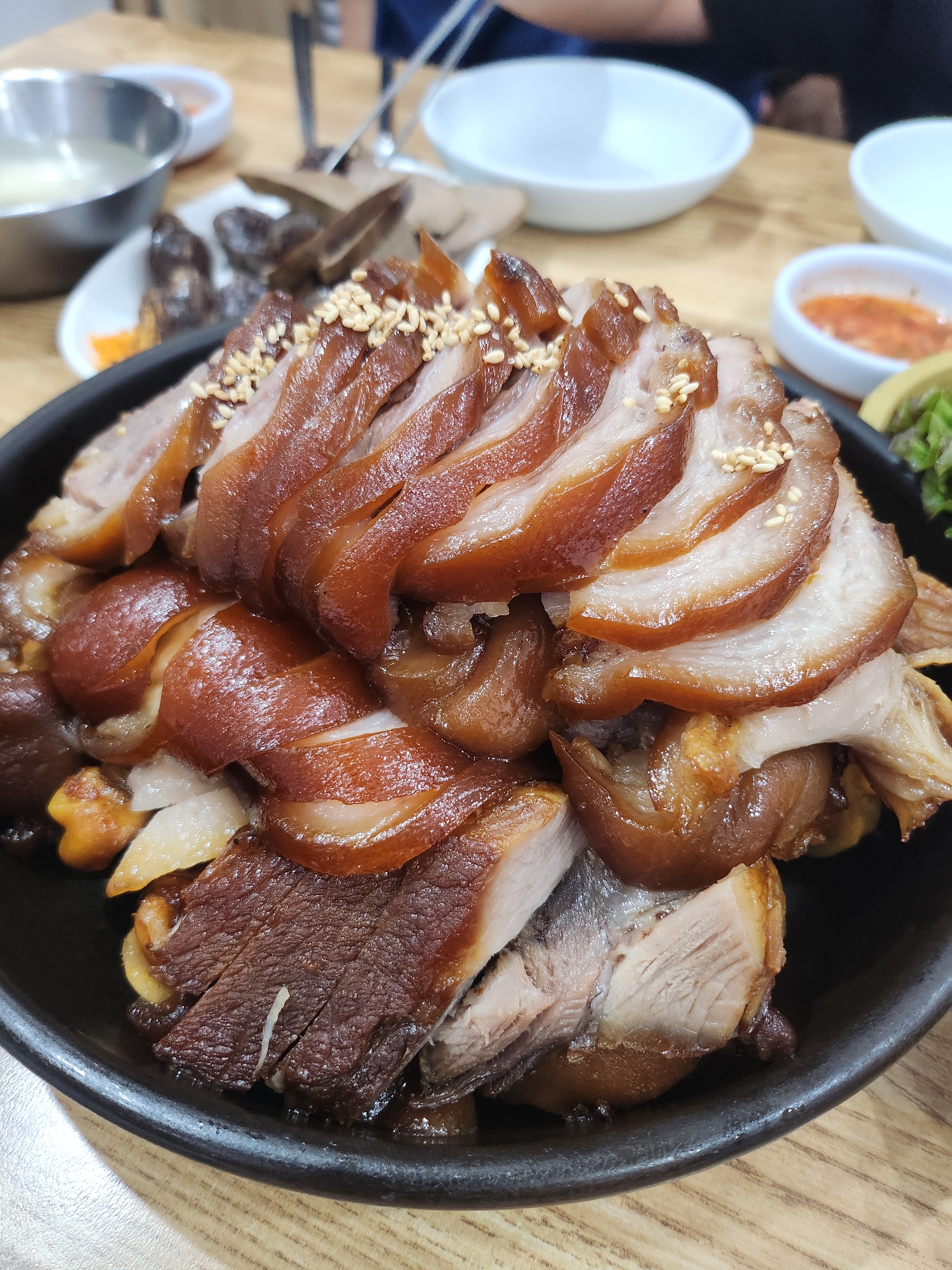 광자네족발