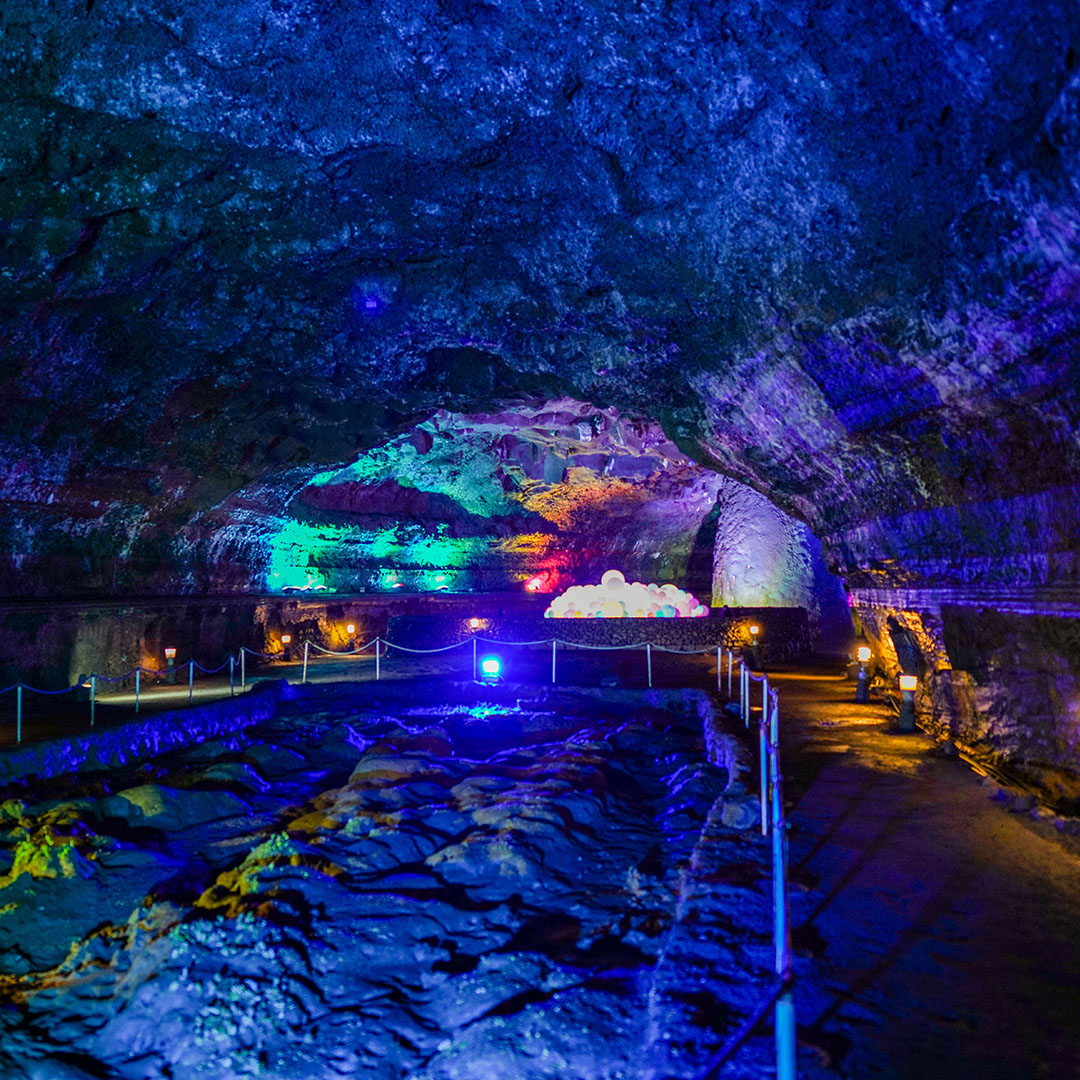 미천굴 대표 이미지