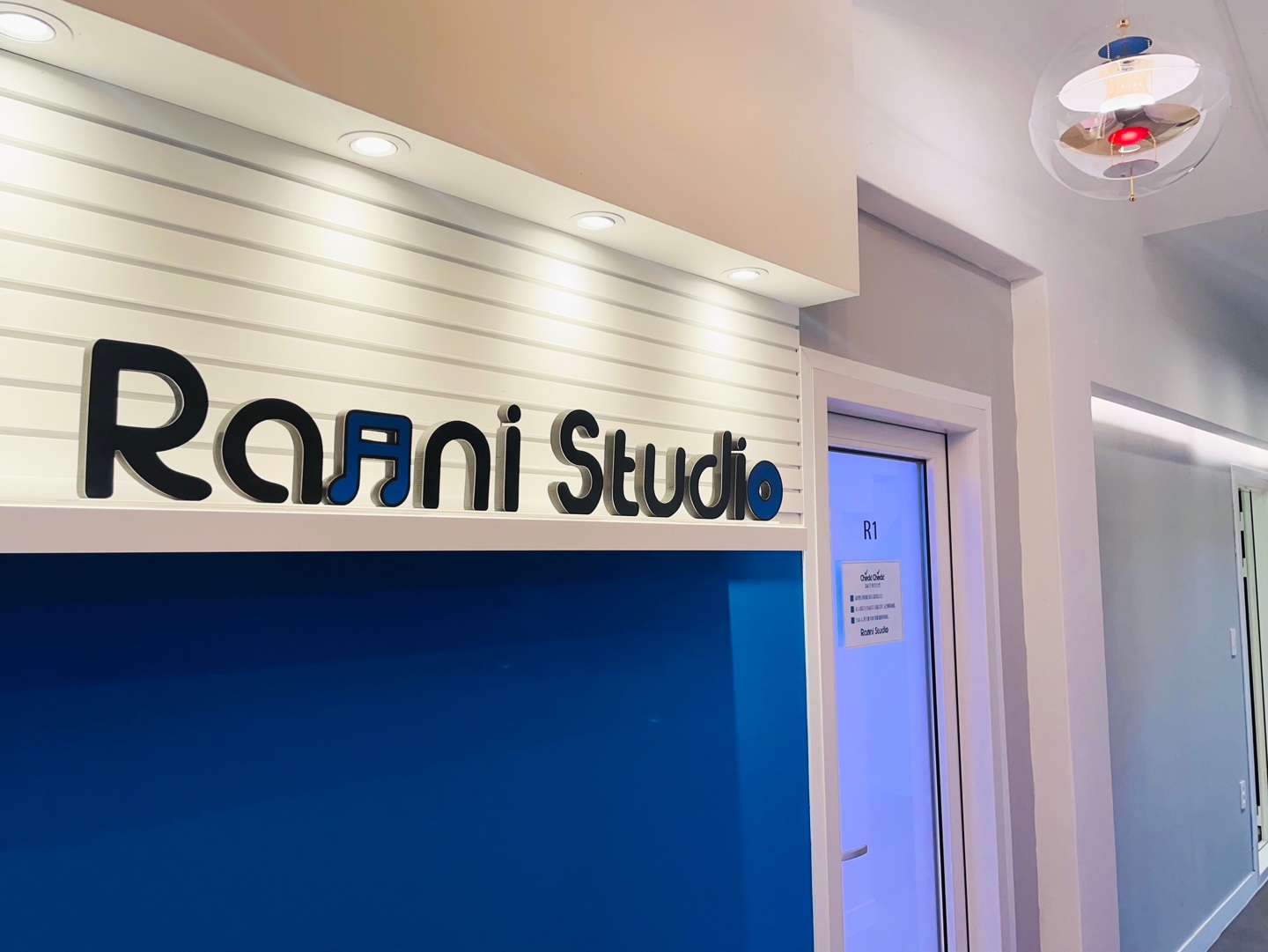 1번째 스튜디오 사진