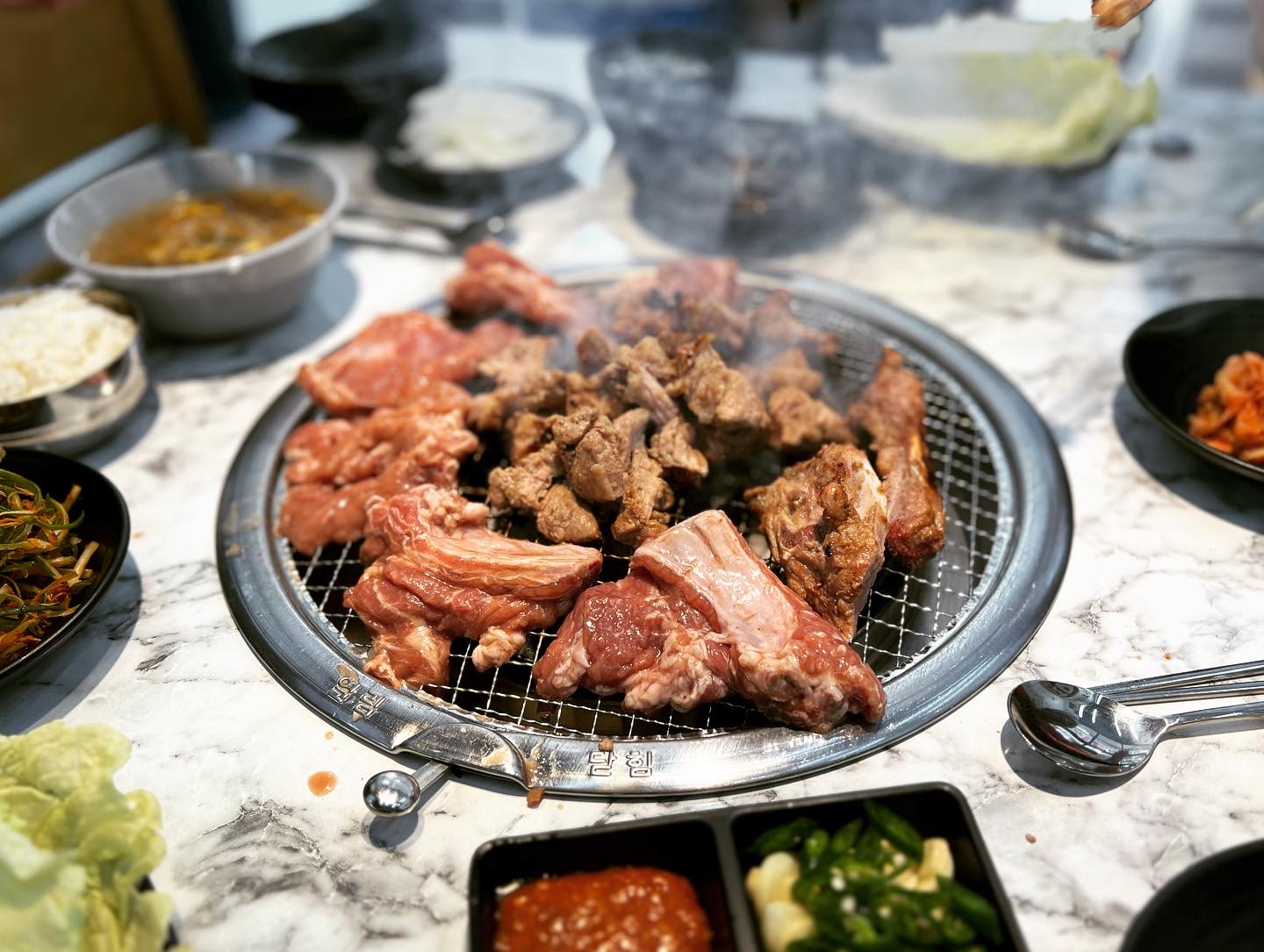 향릉숯불돼지갈비