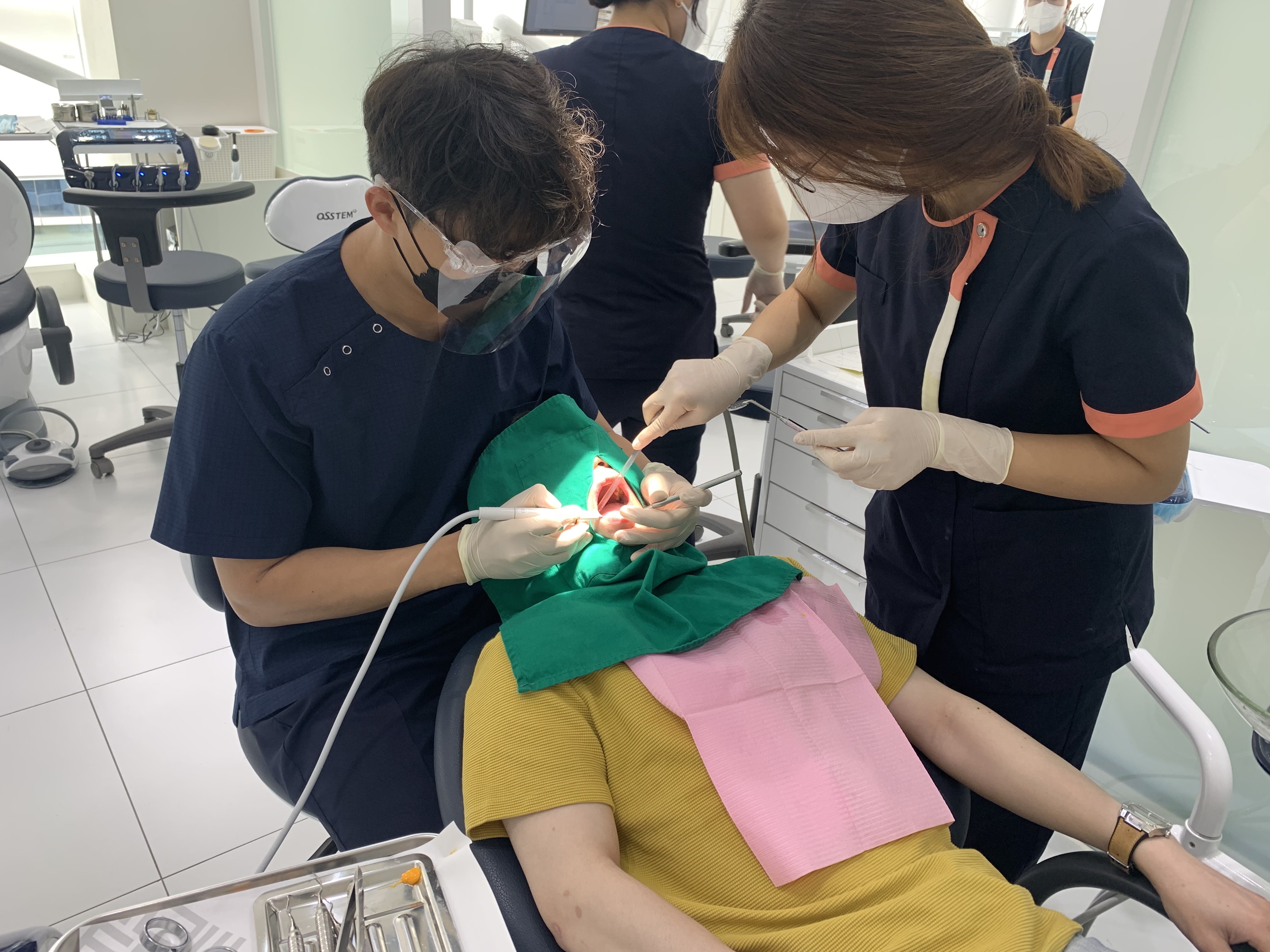 화이트이치과의원 강남 대표 이미지